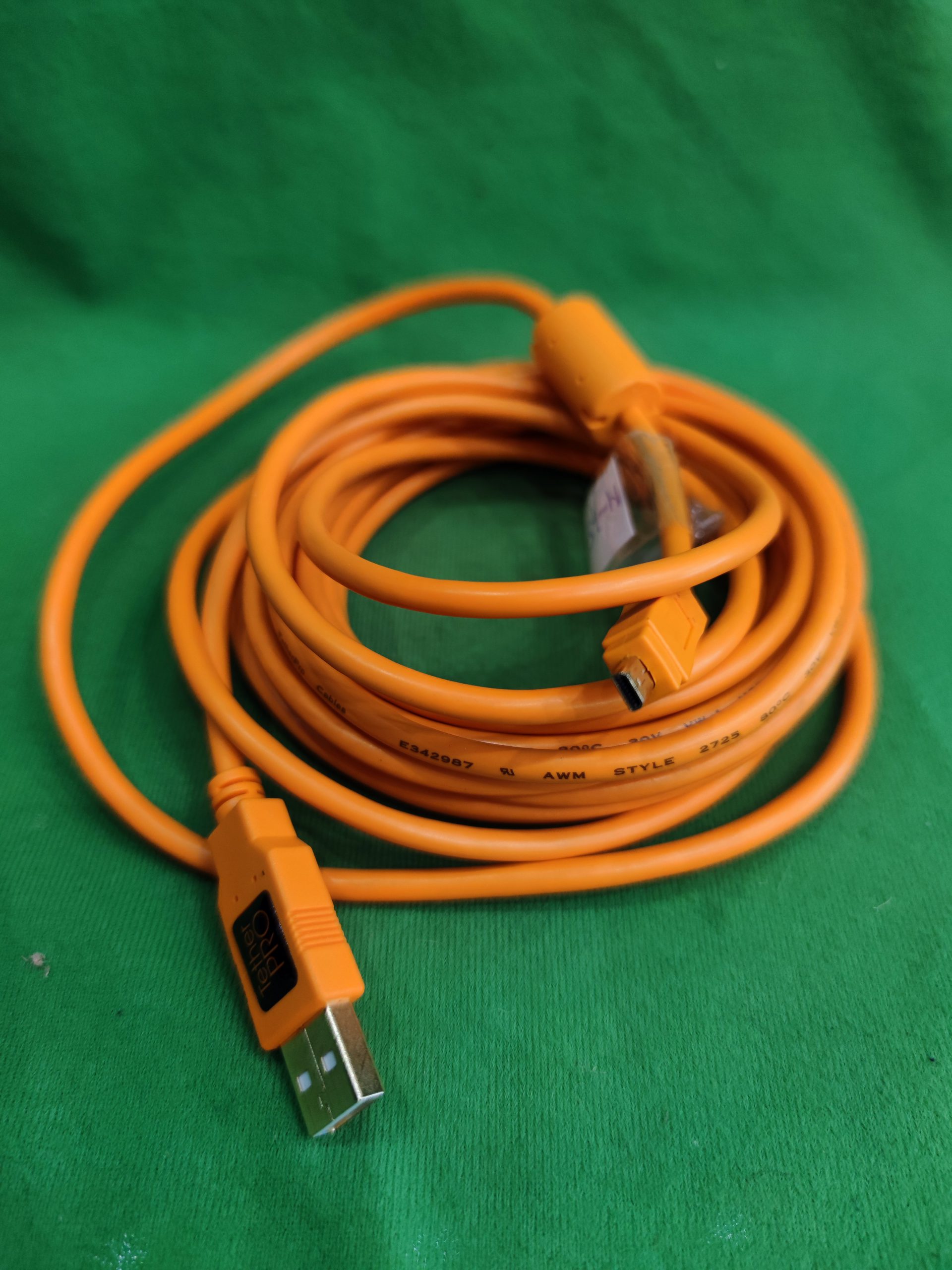 TETHER TOOLS TetherPro Kábel USB 2.0. > Mini-B 5pin 4.6m narancs, kiemelt kép