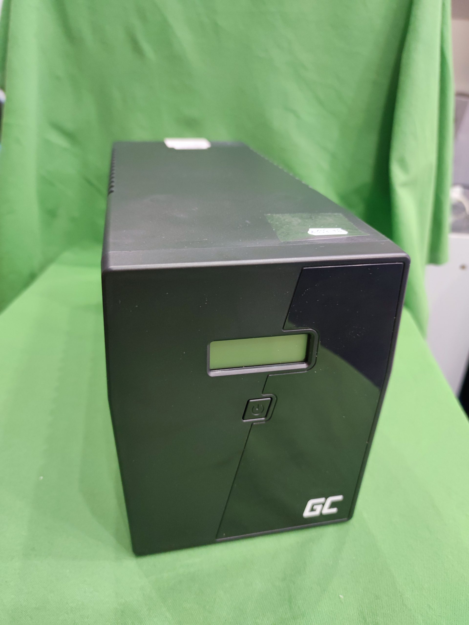 Green Cell UPS 1200W 2000VA szinuszos szünetmentes tápegység, kiemelt kép