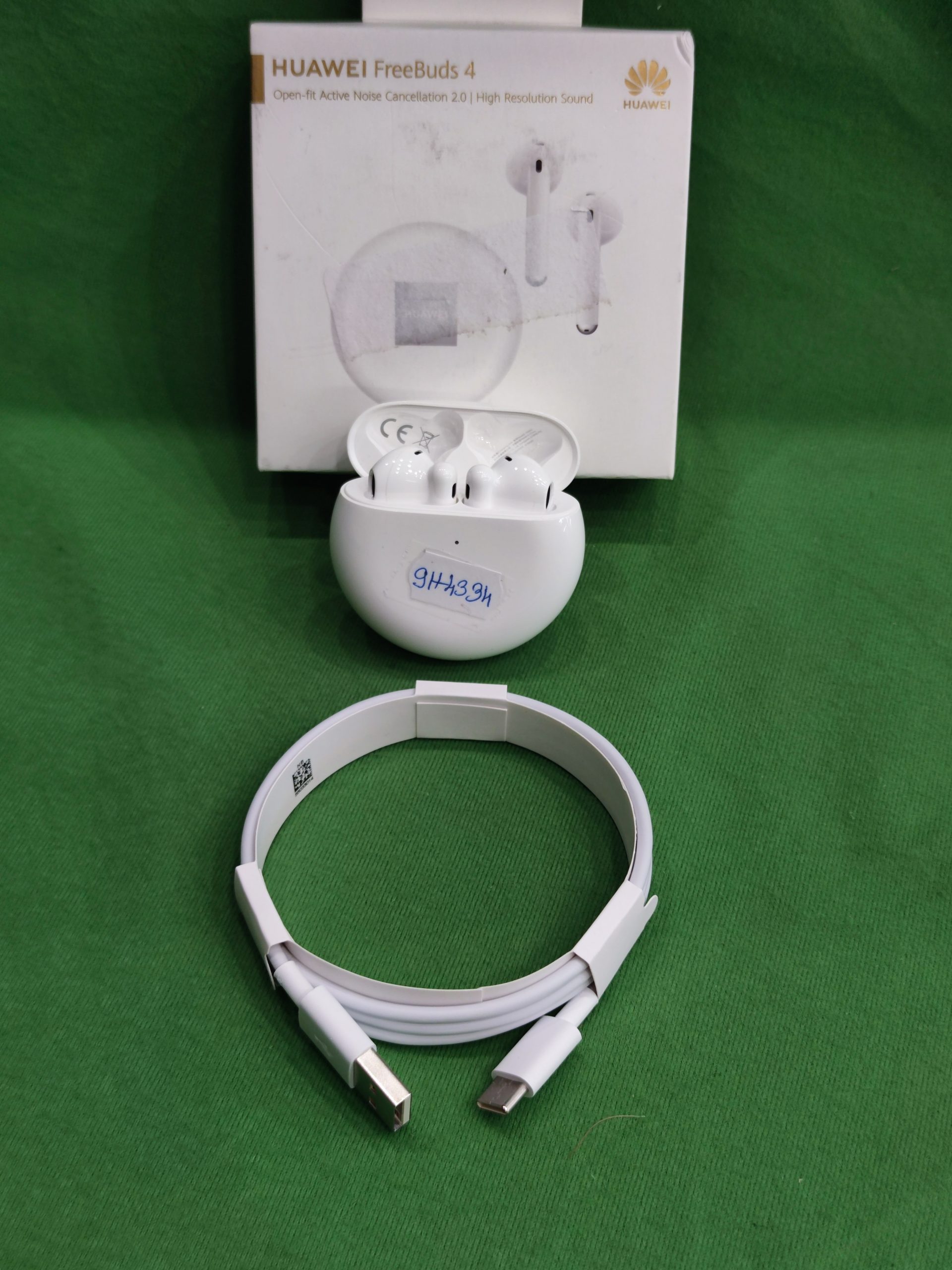 Huawei FreeBuds 3 fehér Bluetooth fülhallgató, kiemelt kép