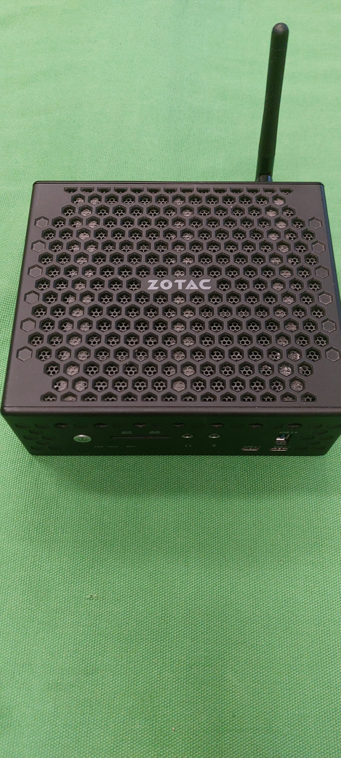 ZOTAC ZBOX CI547 Nano mini PC i5, kiemelt kép