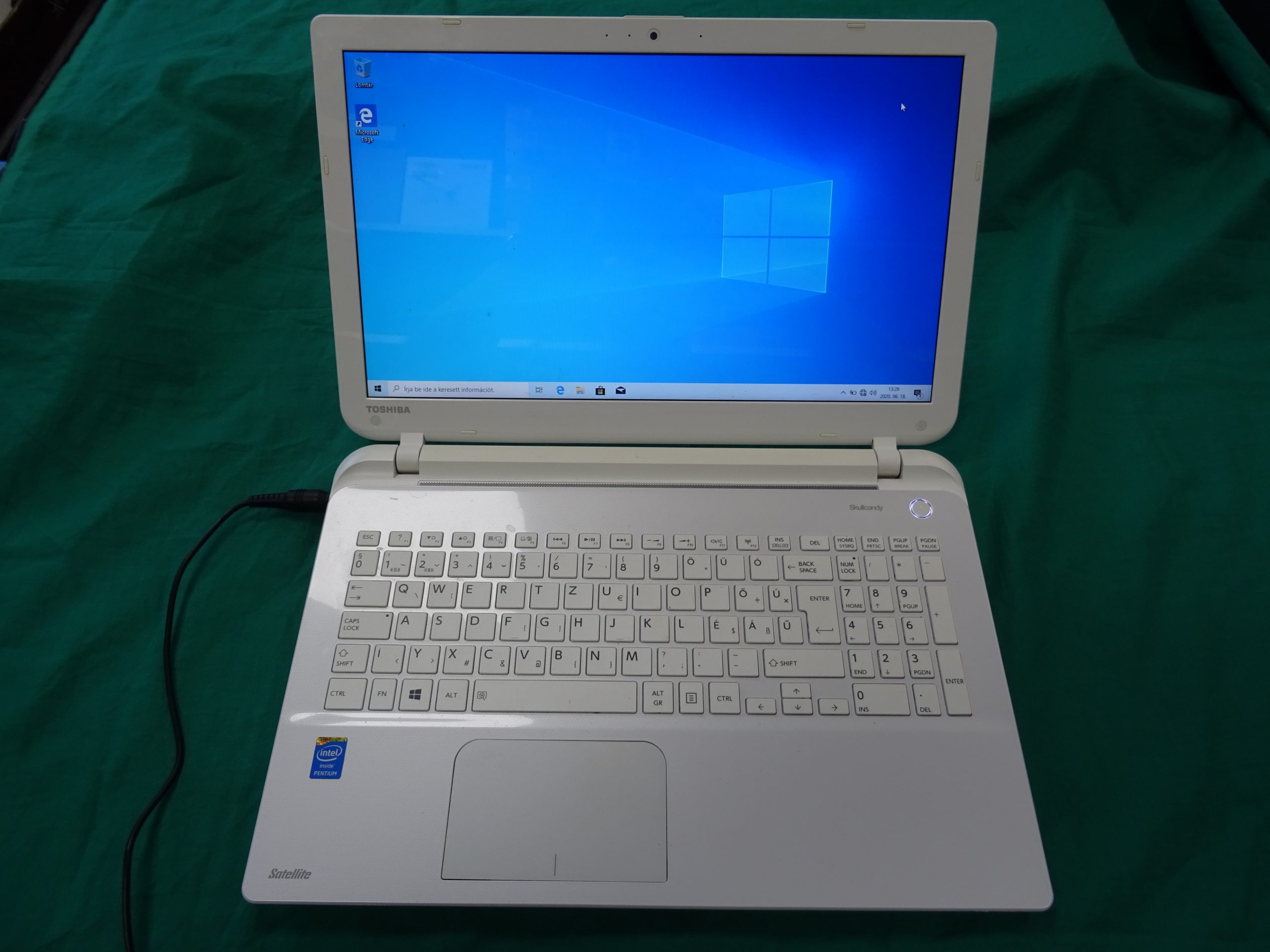 Toshiba L50 Laptop, kiemelt kép