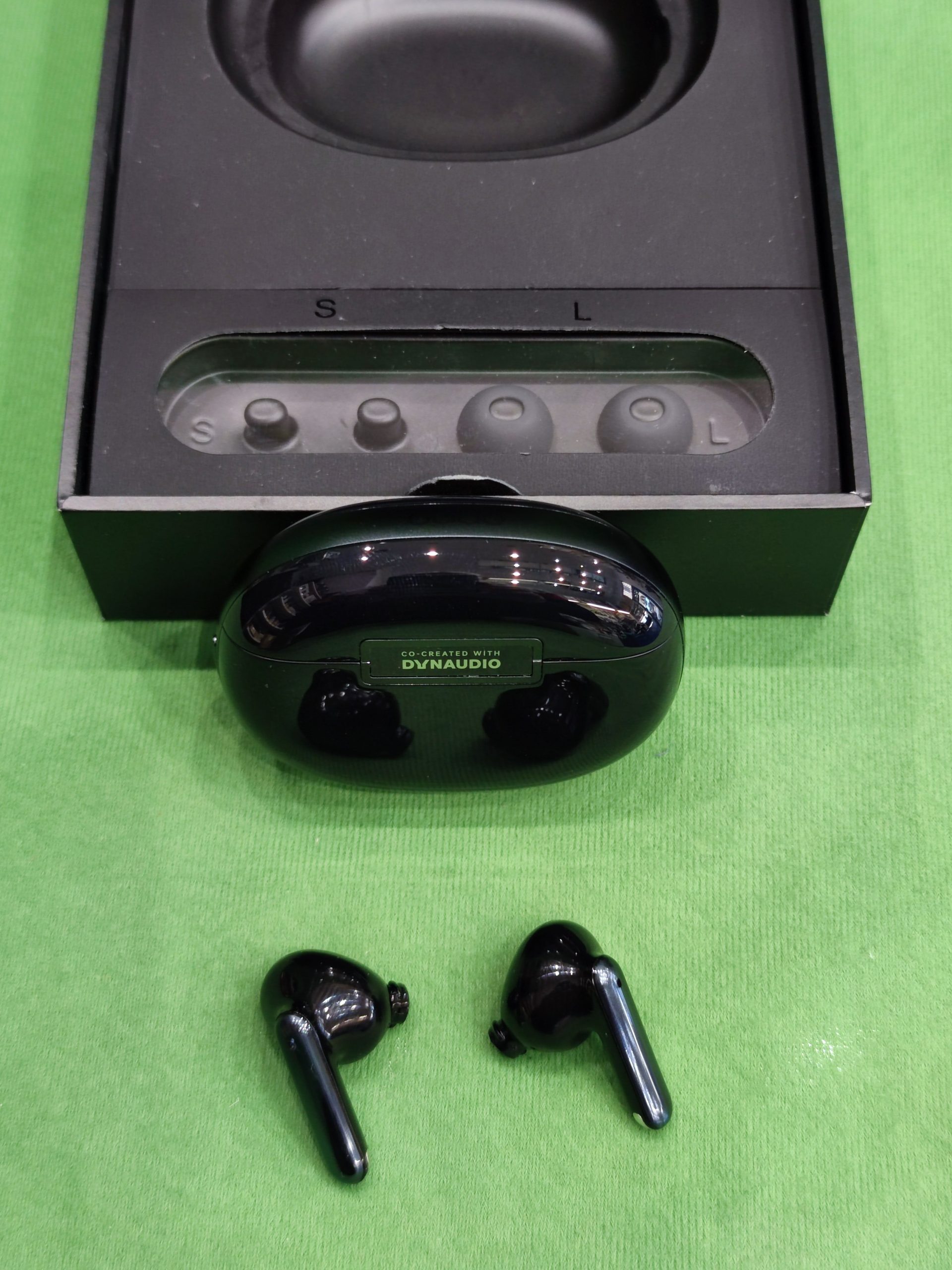 Oppo Enco X Bluetooth fülhallgató, kiemelt kép