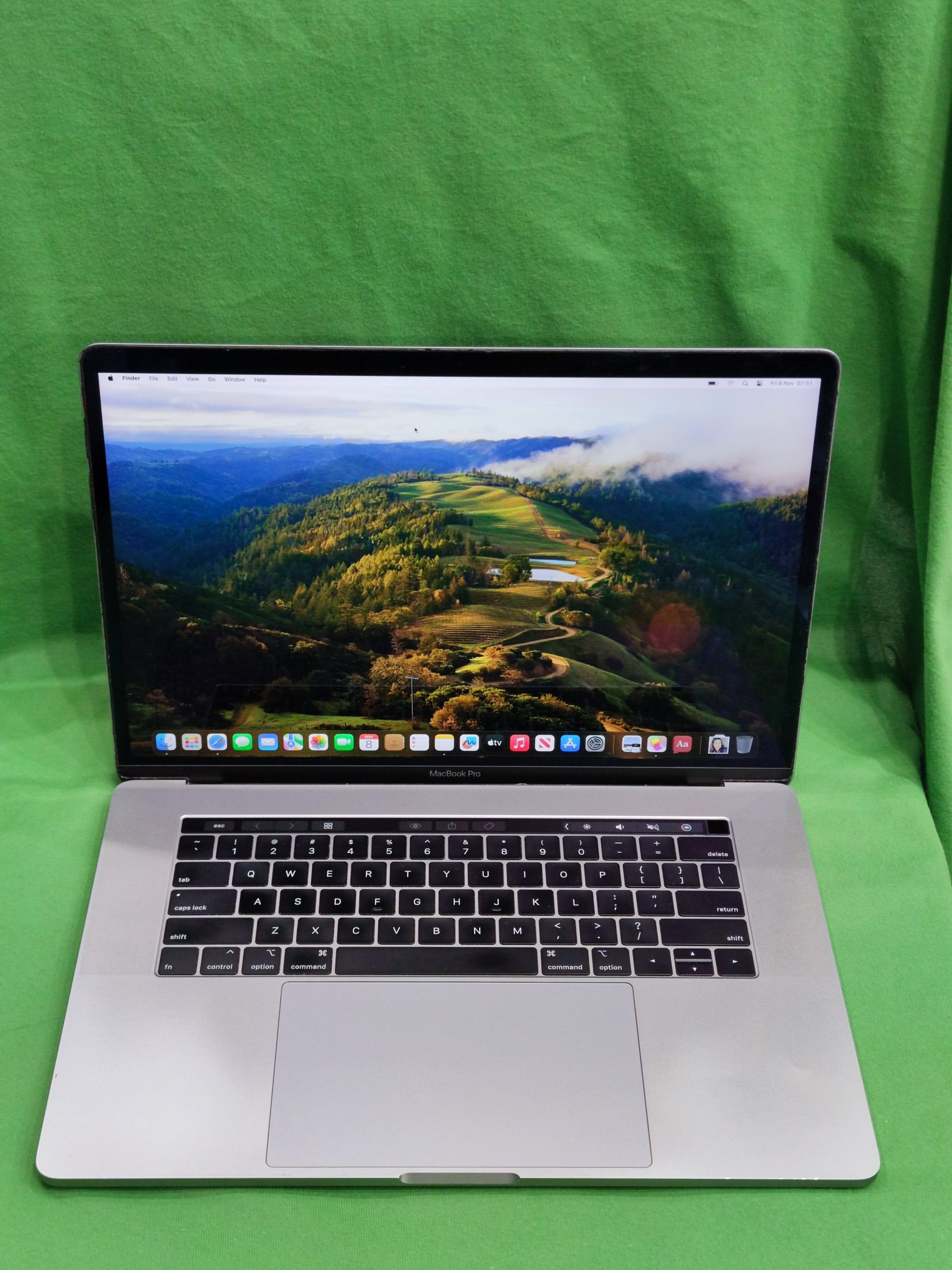 Apple Macbook Pro 2018 15,4"/I7/16GB/250GB, kiemelt kép