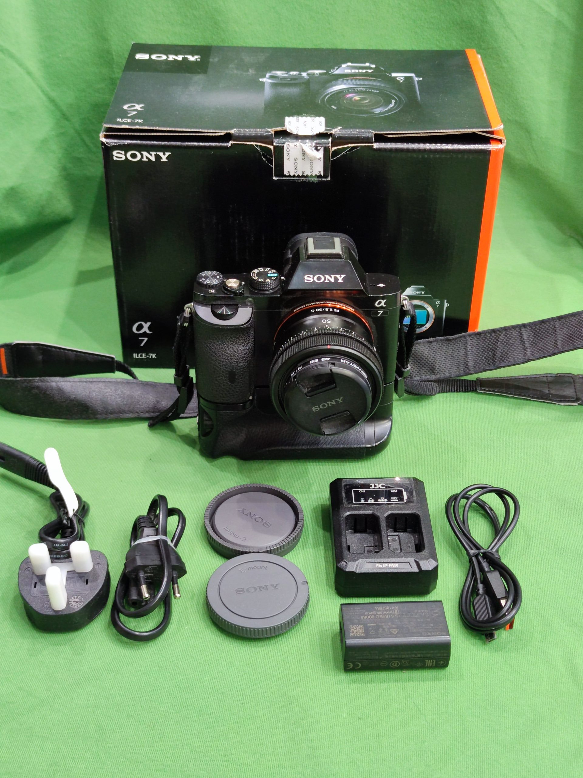 Sony Alpha 7 MILC fényképezőgép + Sony FE 50mm f/2.5 G objektív, kiemelt kép
