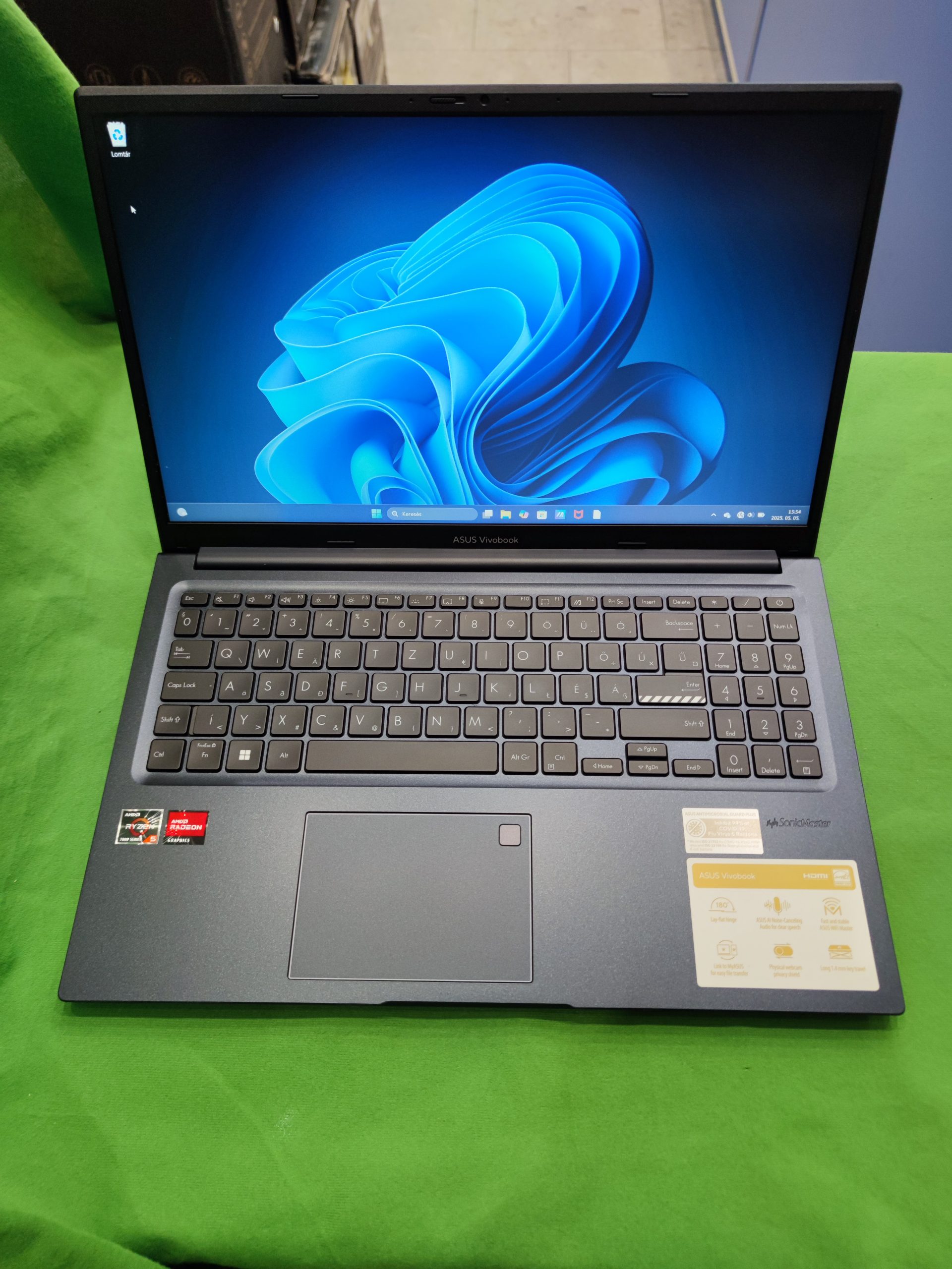 ASUS Vivobook M1502YA-NJ423TW Notebook – erős Ryzen 5, 512 GB SSD, kiemelt kép