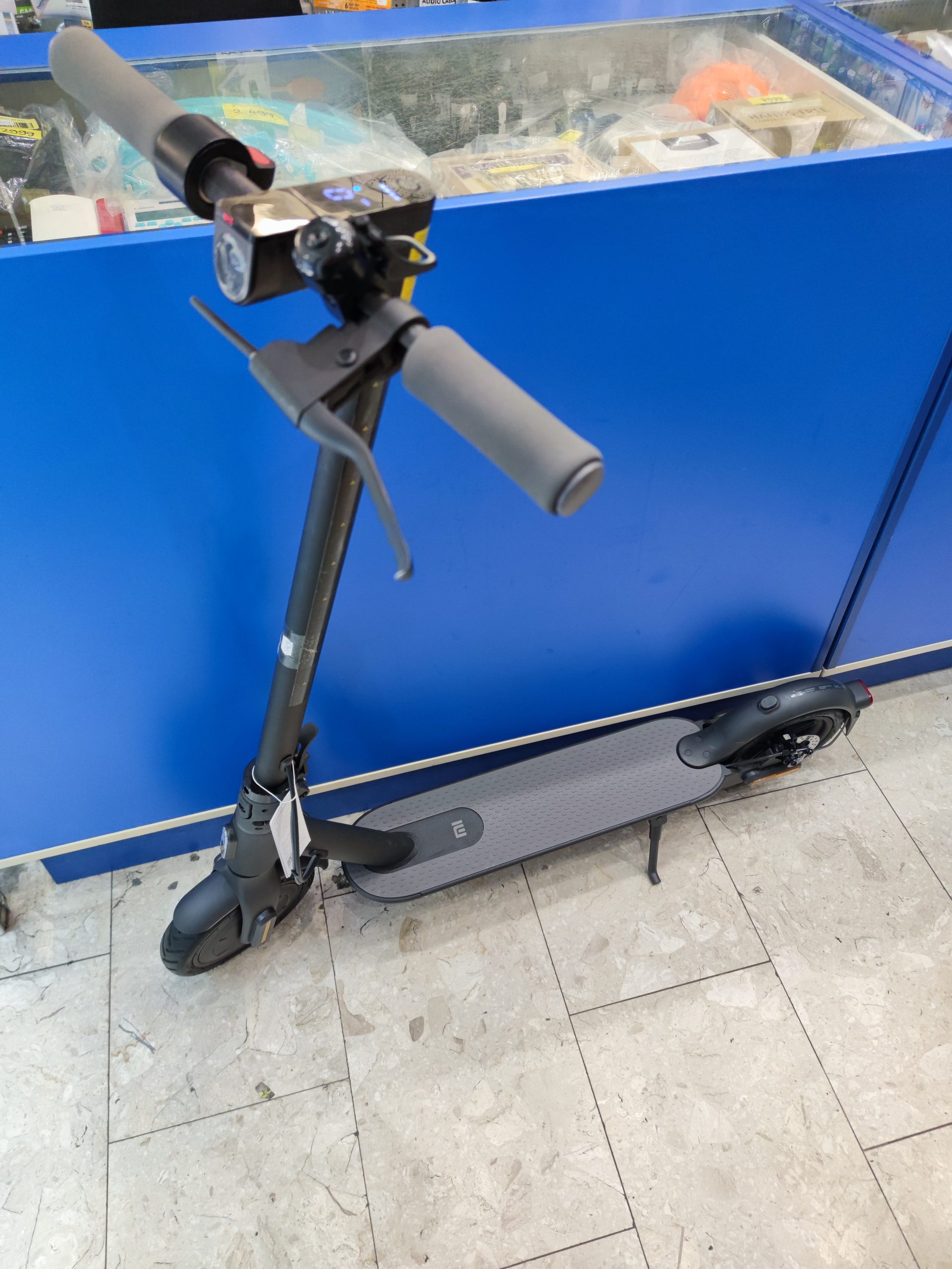 Xiaomi Essential elektromos roller dobozában! 100 km-t futott!, kiemelt kép