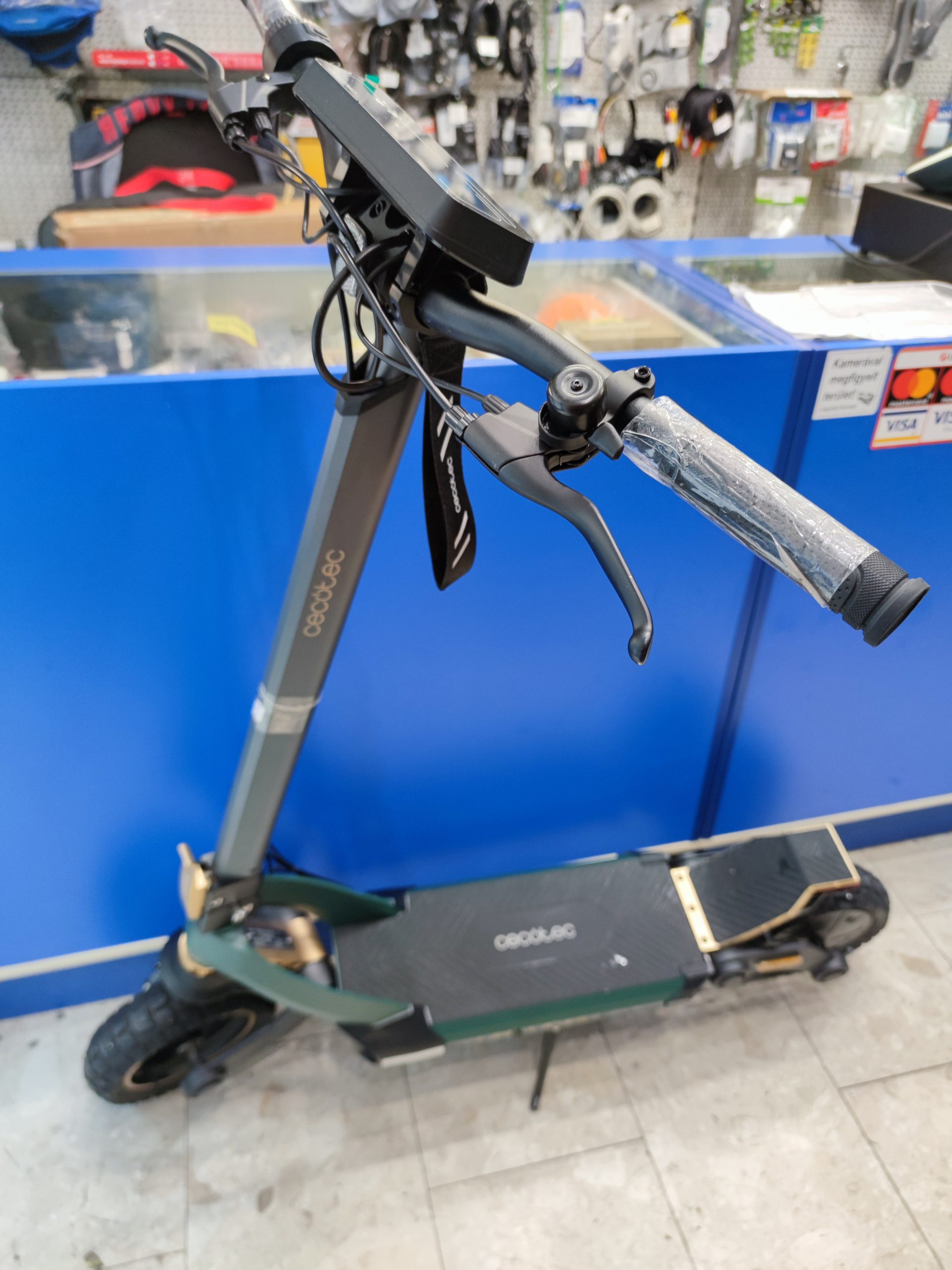 Cecotec Bongo Serie Z Power City elektromos roller – 194 km-t futott!, kiemelt kép