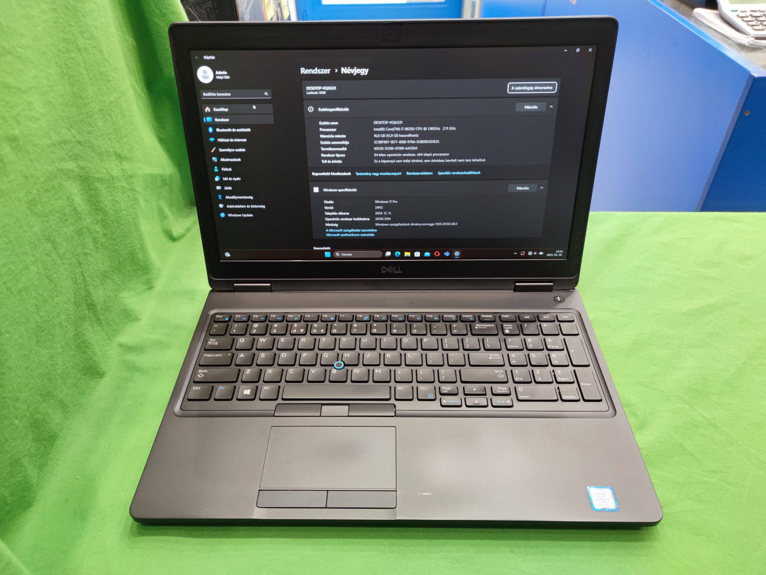 Dell Latitude 5590 15" i7-8650U/16GB/256GB SATA SSD/webcam/1920x1080 laptop, kiemelt kép