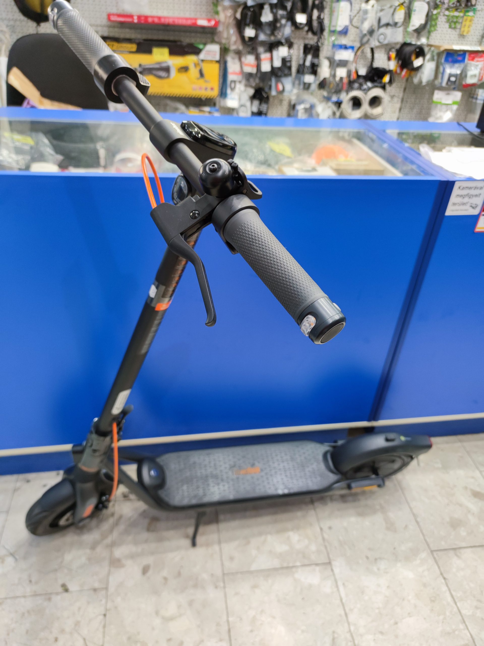 Ninebot F2 400W elektromos roller! 480 km-t futott!, kiemelt kép