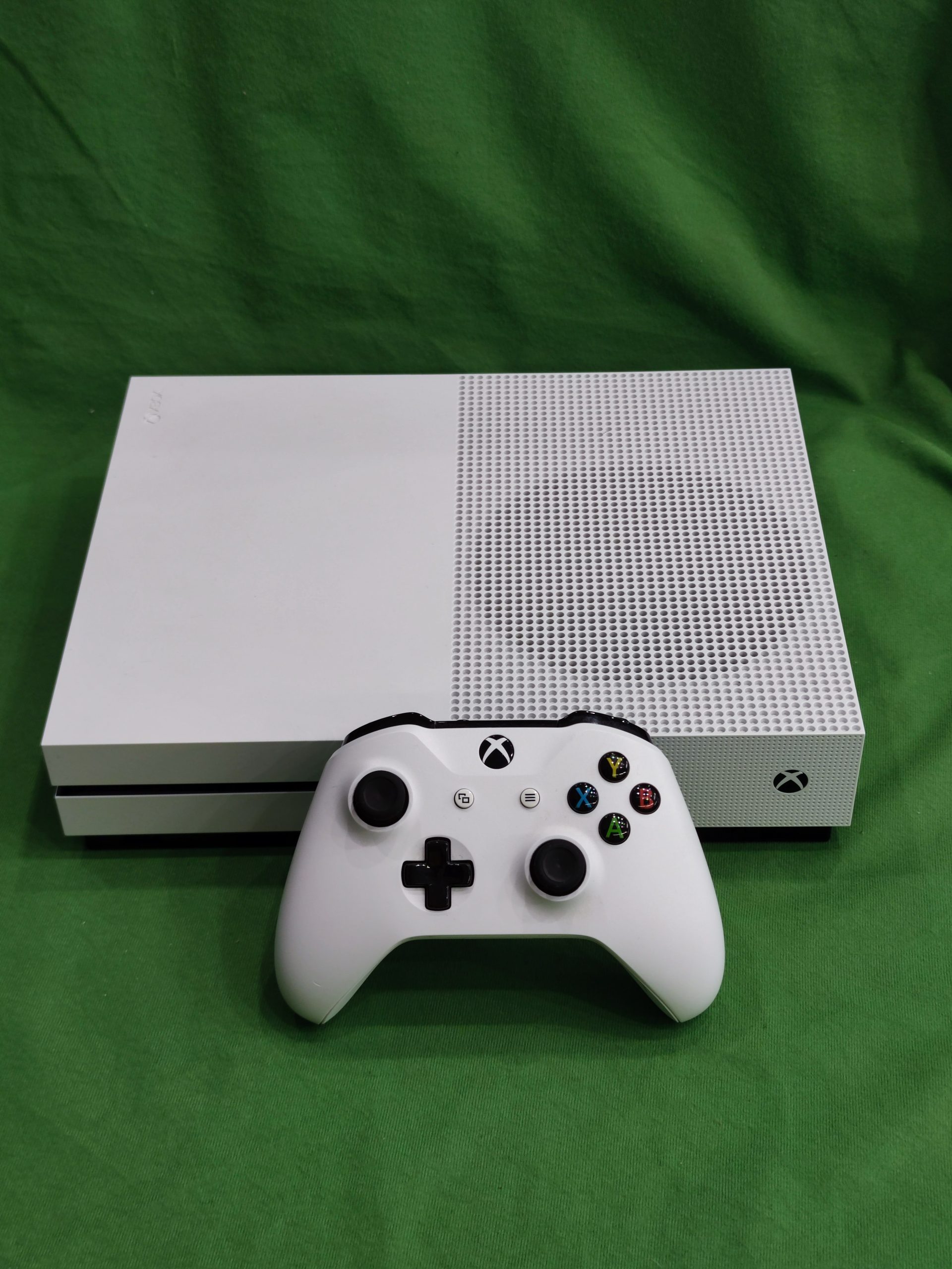 Xbox One S 1TB Játékkonzol, kiemelt kép