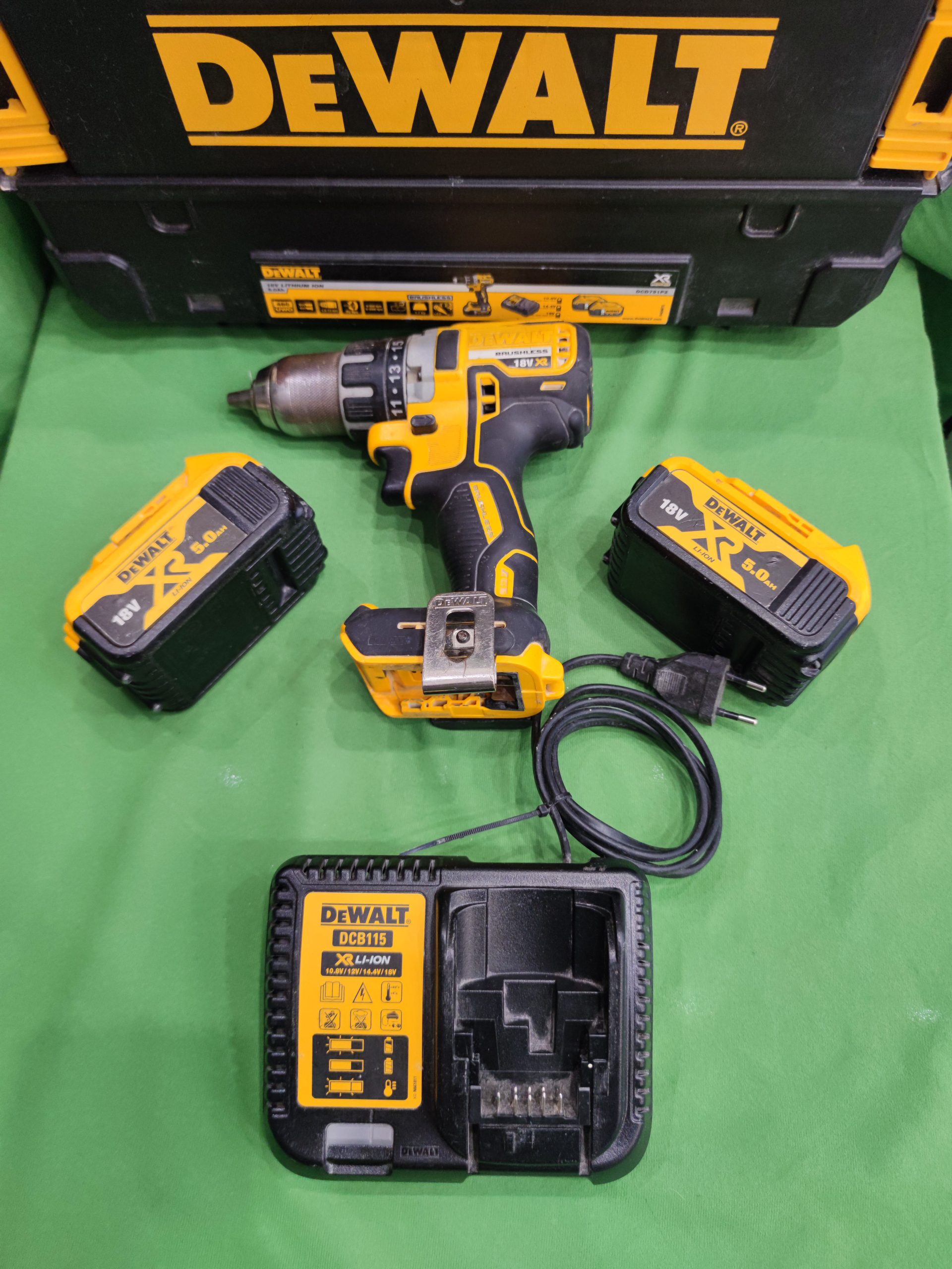 DeWALT DCD791P2 18V XR akkus fúró-csavarozó, 2 db 5,0Ah akkumulátorral, töltővel és kofferben, kiemelt kép