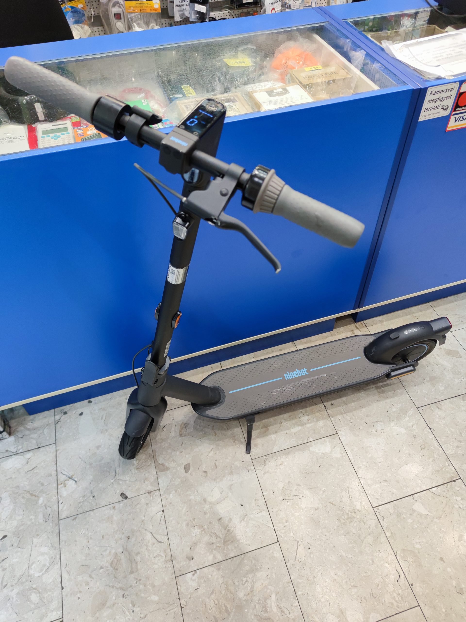 Ninebot MAX G30D II 350W elektromos roller, 800 km-t futott!, kiemelt kép