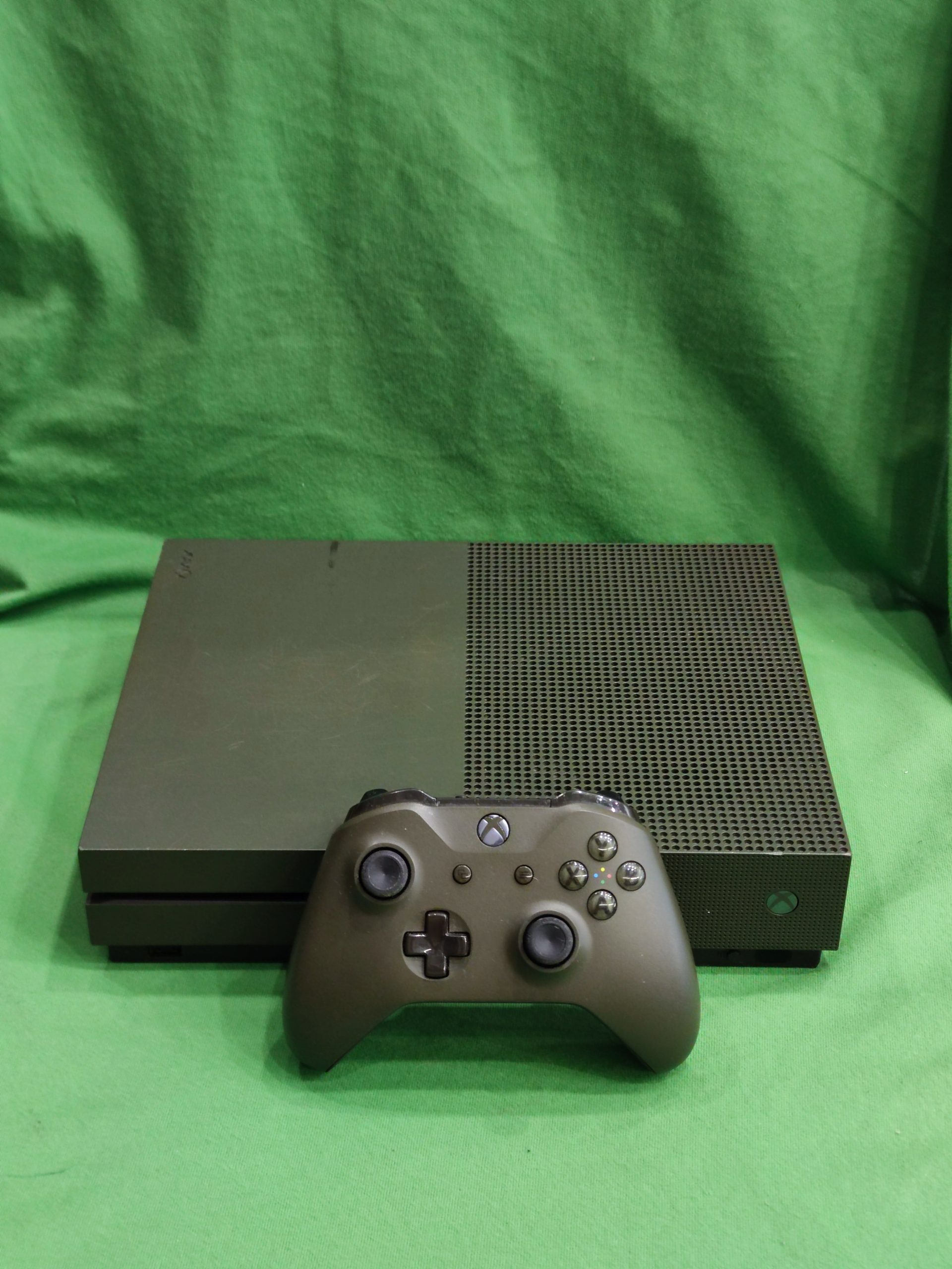 Xbox One S 1TB (Battlefield 1 Limited Edition) játékkonzol + játék, kiemelt kép