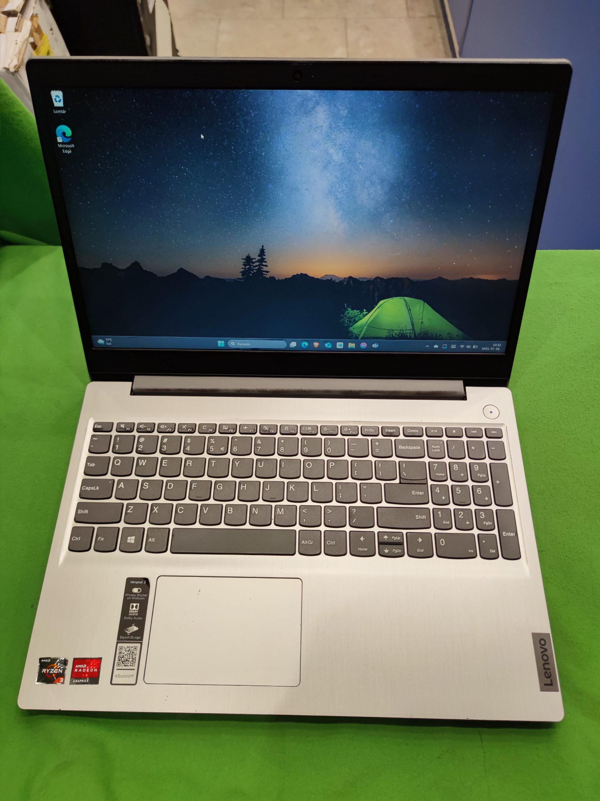 Lenovo Ideapad 3 15ADA05 15,6"/Ryzen 3/8GB/256GB SSD laptop, kiemelt kép