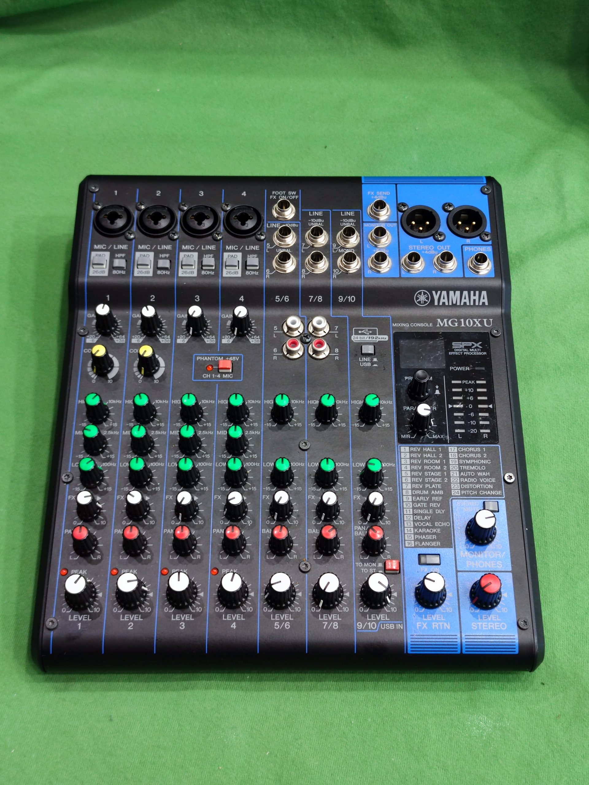 Yamaha MG10XU USB keverő, kiemelt kép