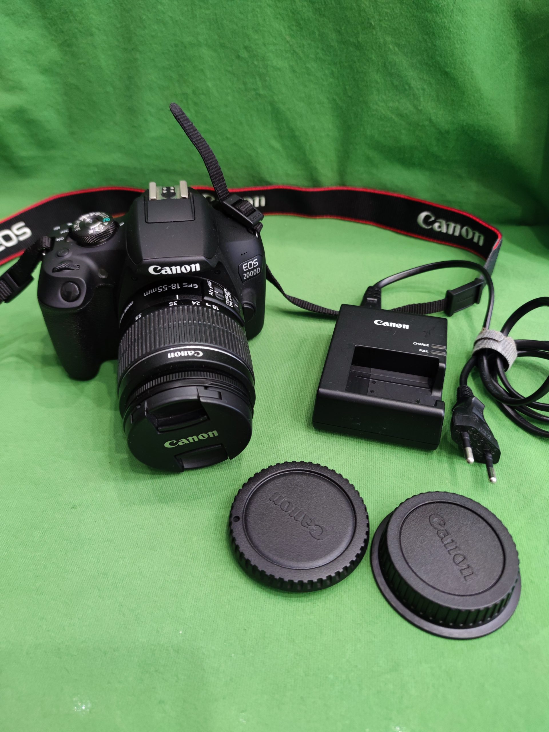 Canon EOS 2000D + 18-55mm IS II DSLR fényképezőgép, kiemelt kép