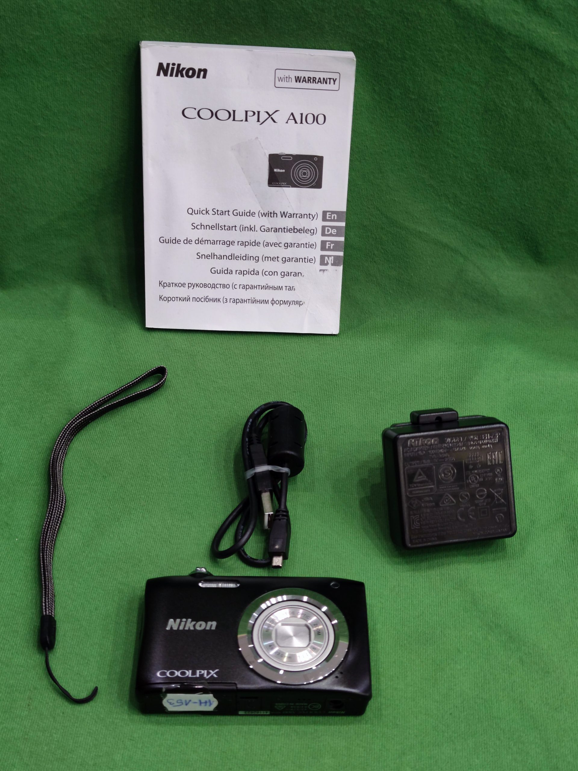 Nikon Coolpix A100 fényképezőgép – fekete, kiemelt kép