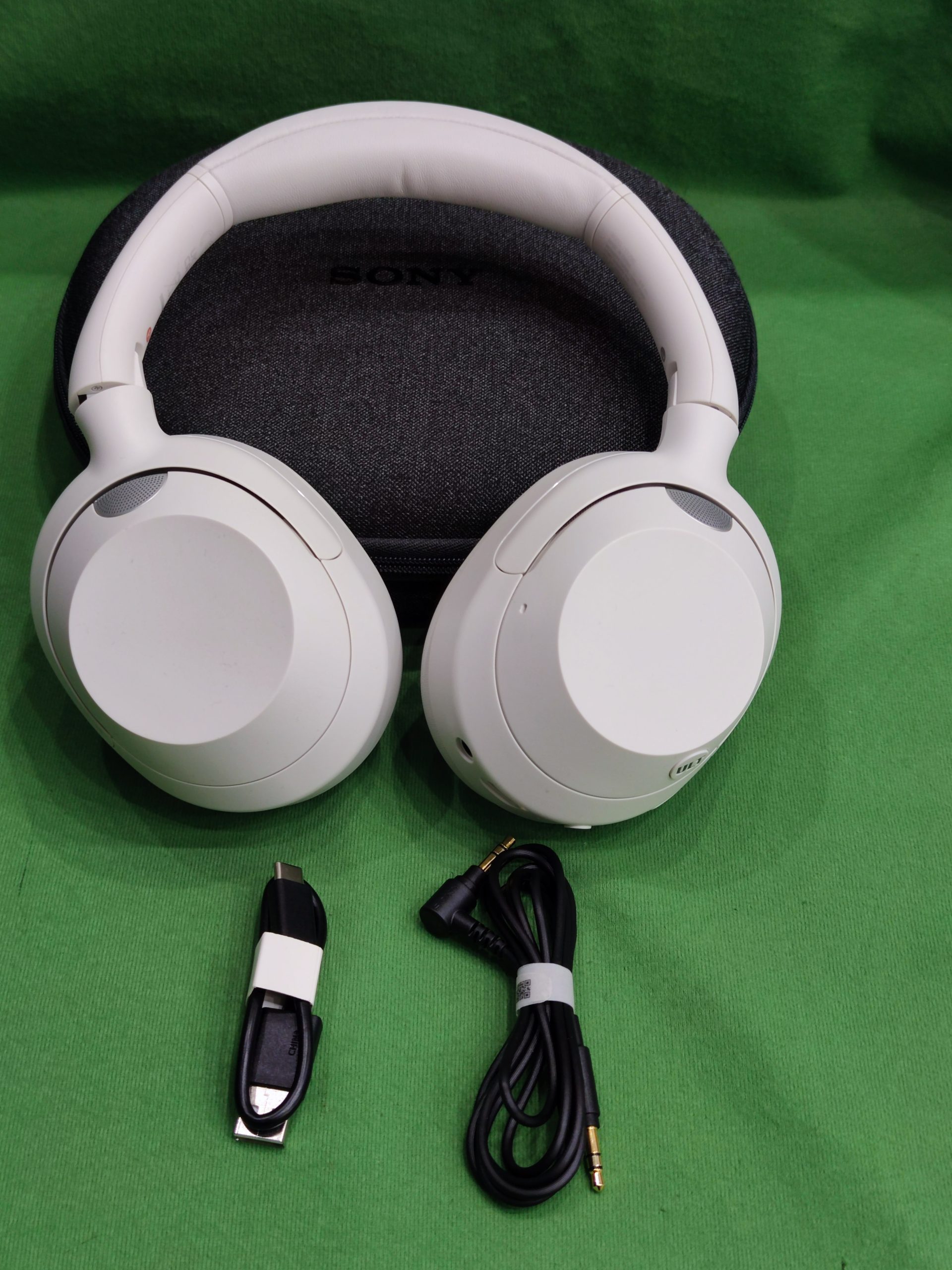 Sony Ult Wear WHULT900N fehér Bluetooth fejhallgató, kiemelt kép