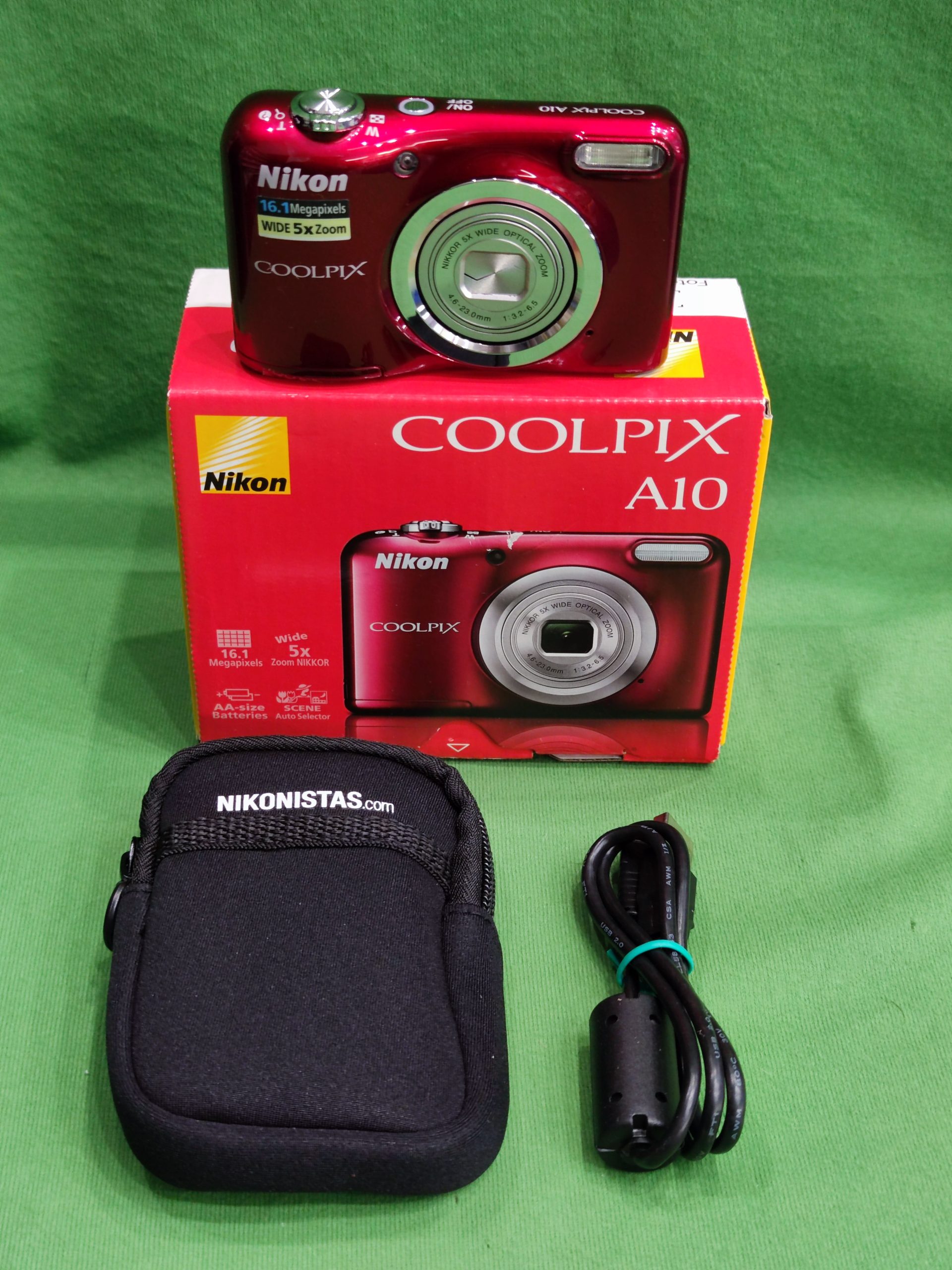 Nikon Coolpix A10 fényképezőgép + tok – piros, kiemelt kép