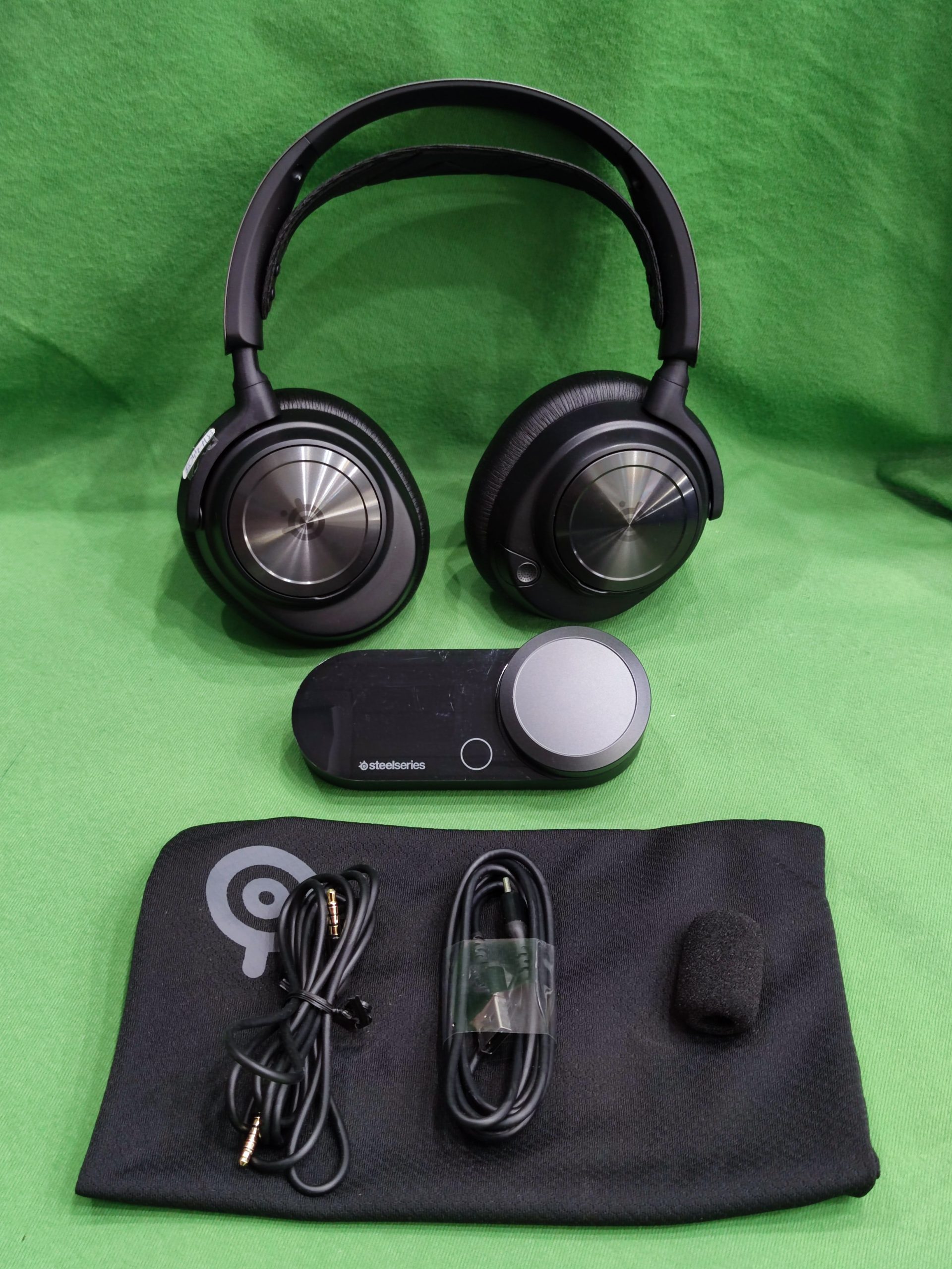 ÚJ! Steelseries Arctis Nova Pro vezetékes Gamer fejhallgató + erősítő (Playstation), kiemelt kép