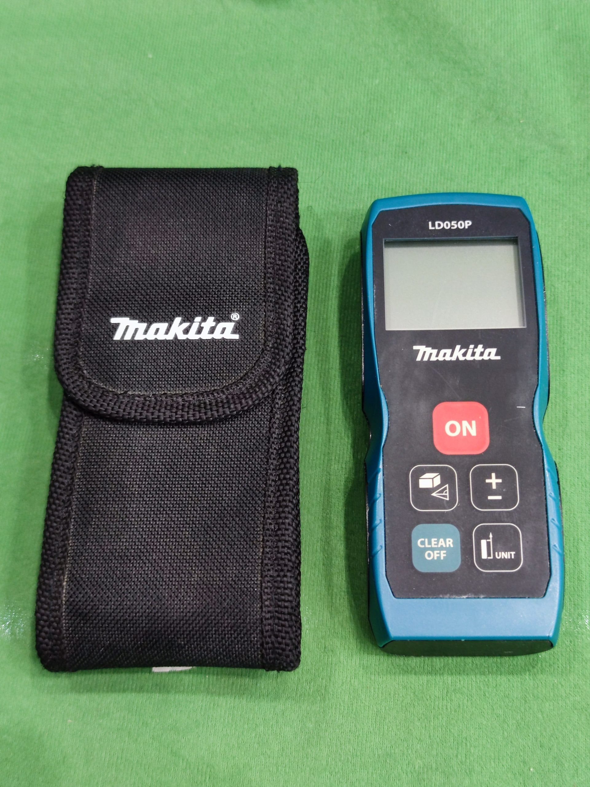 Makita LD050P lézeres távolságmérő + tok, kiemelt kép