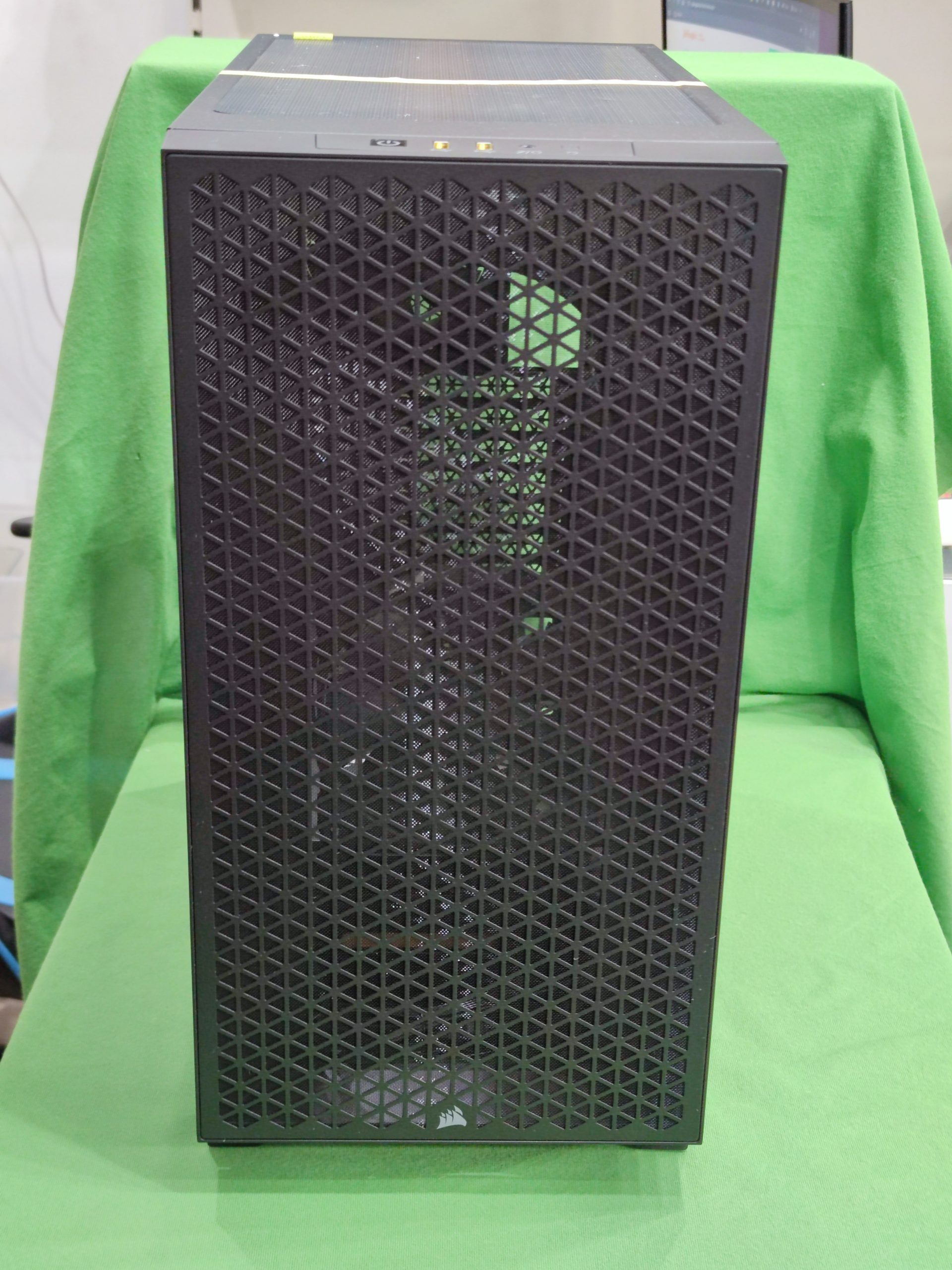 ÚJ! Corsair 3000D ATX PC ház, kiemelt kép