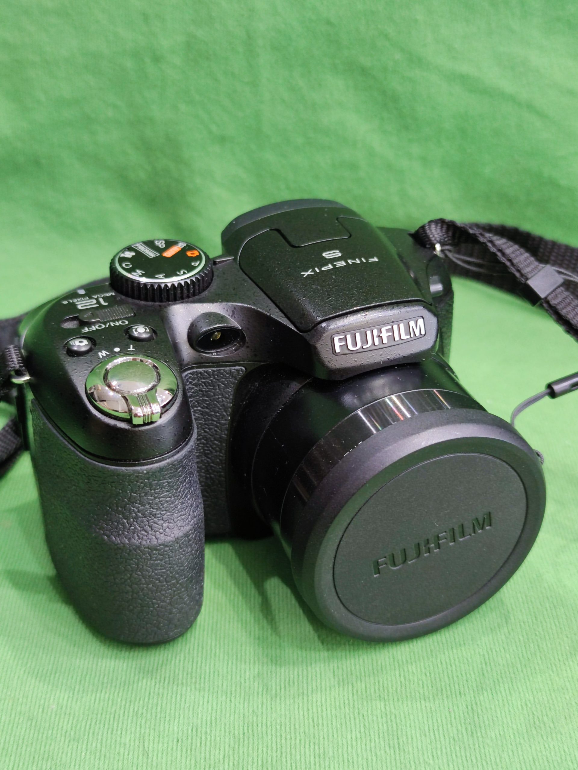 Fujifilm S2500HD fényképezőgép, kiemelt kép