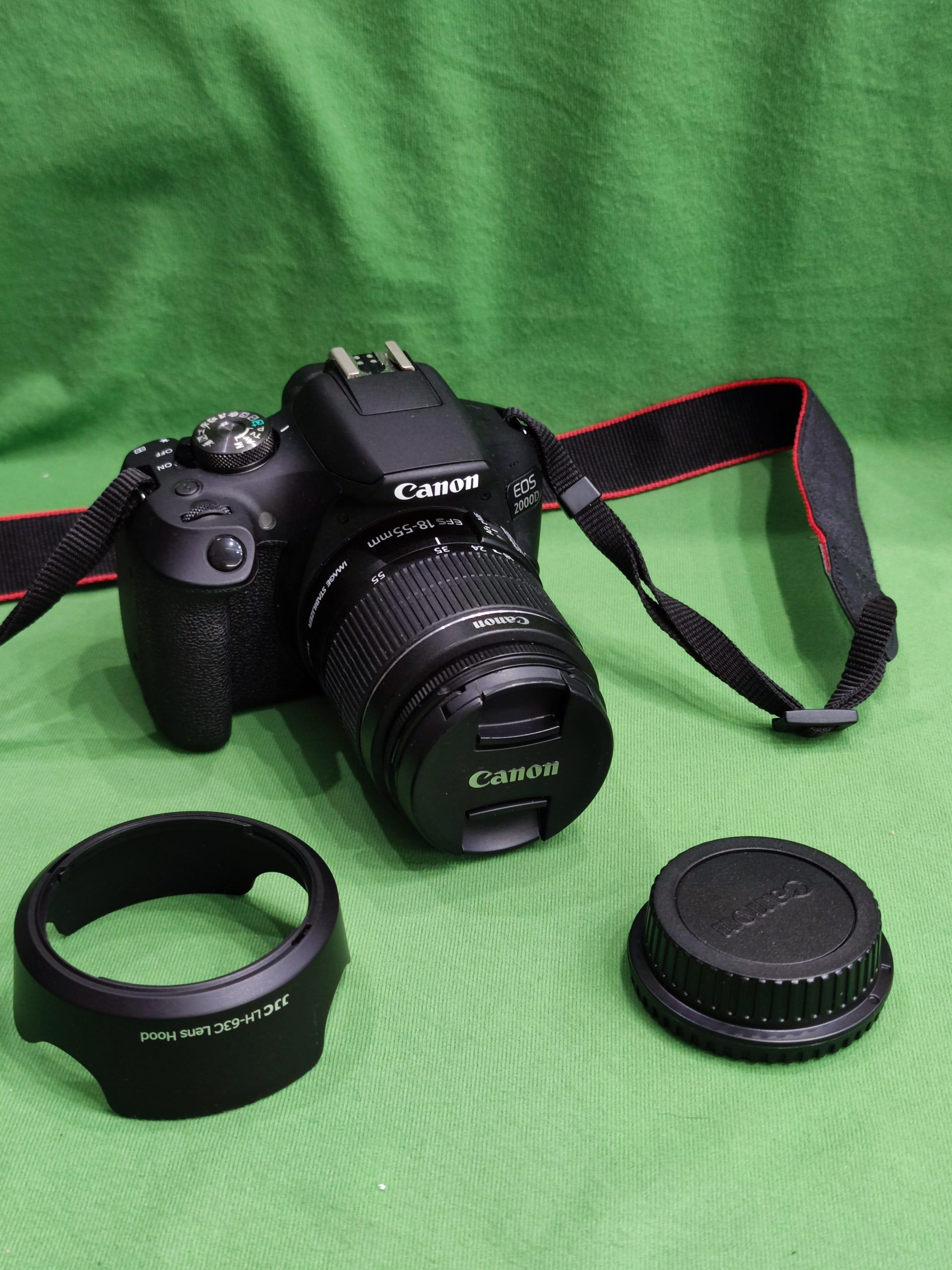 CANON EOS 2000D DSLR fényképezőgép + 18-55 mm IS II, kiemelt kép