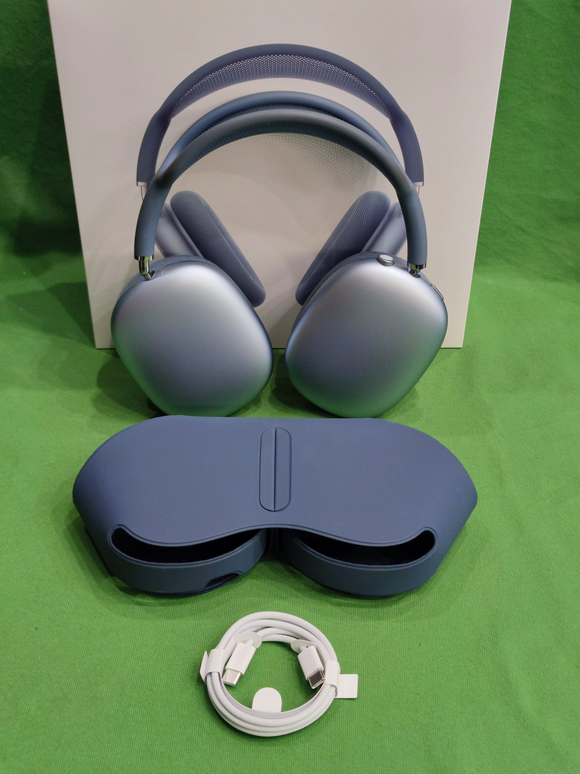 Apple AirPods Max (USB-C) vezeték nélküli fejhallgató – kék (MWW63ZM/A, A3184), kiemelt kép