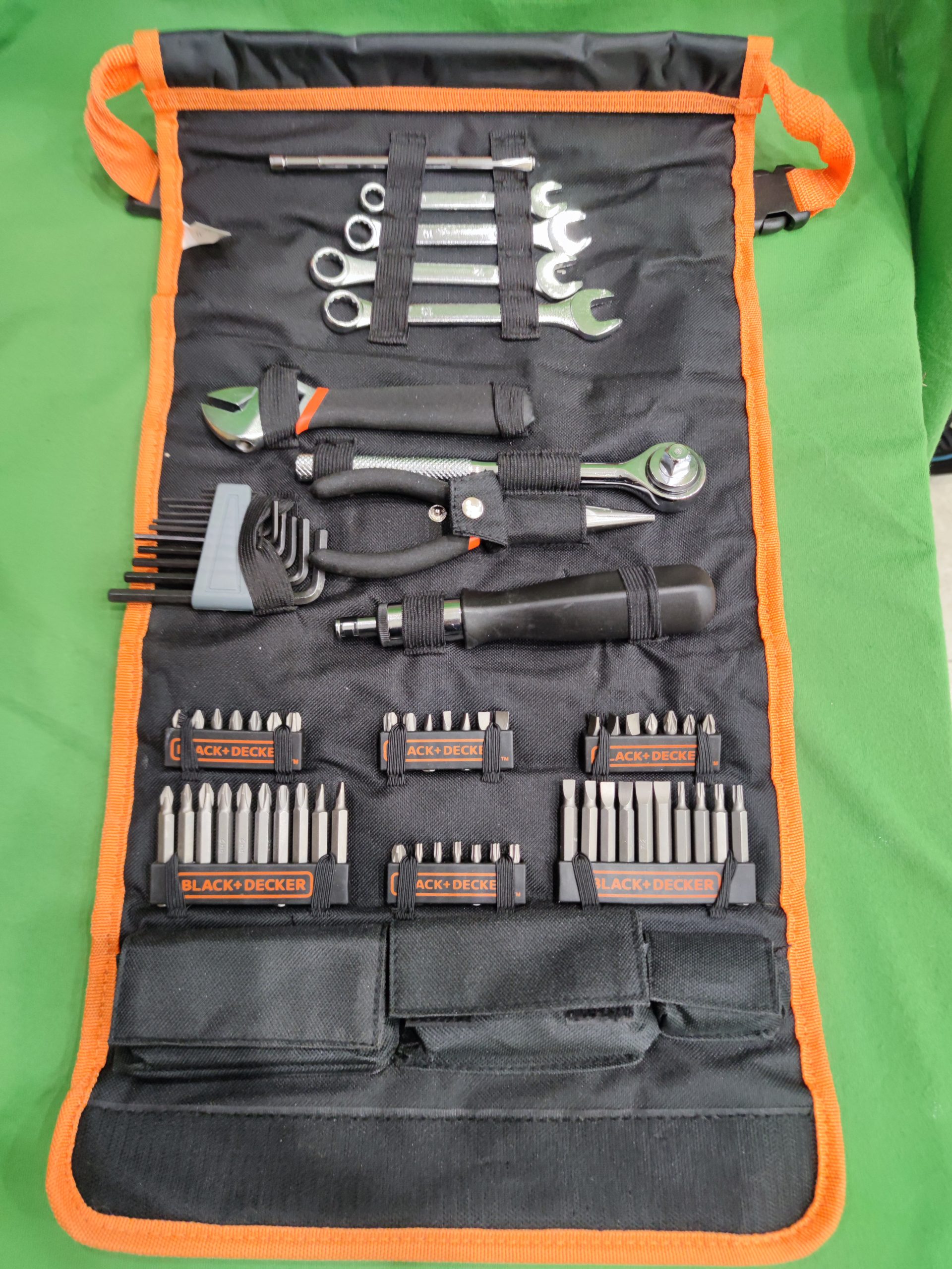 Black+Decker A7063-QZ 76 darabos szerszámkészlet – komplett, tokban, kiemelt kép