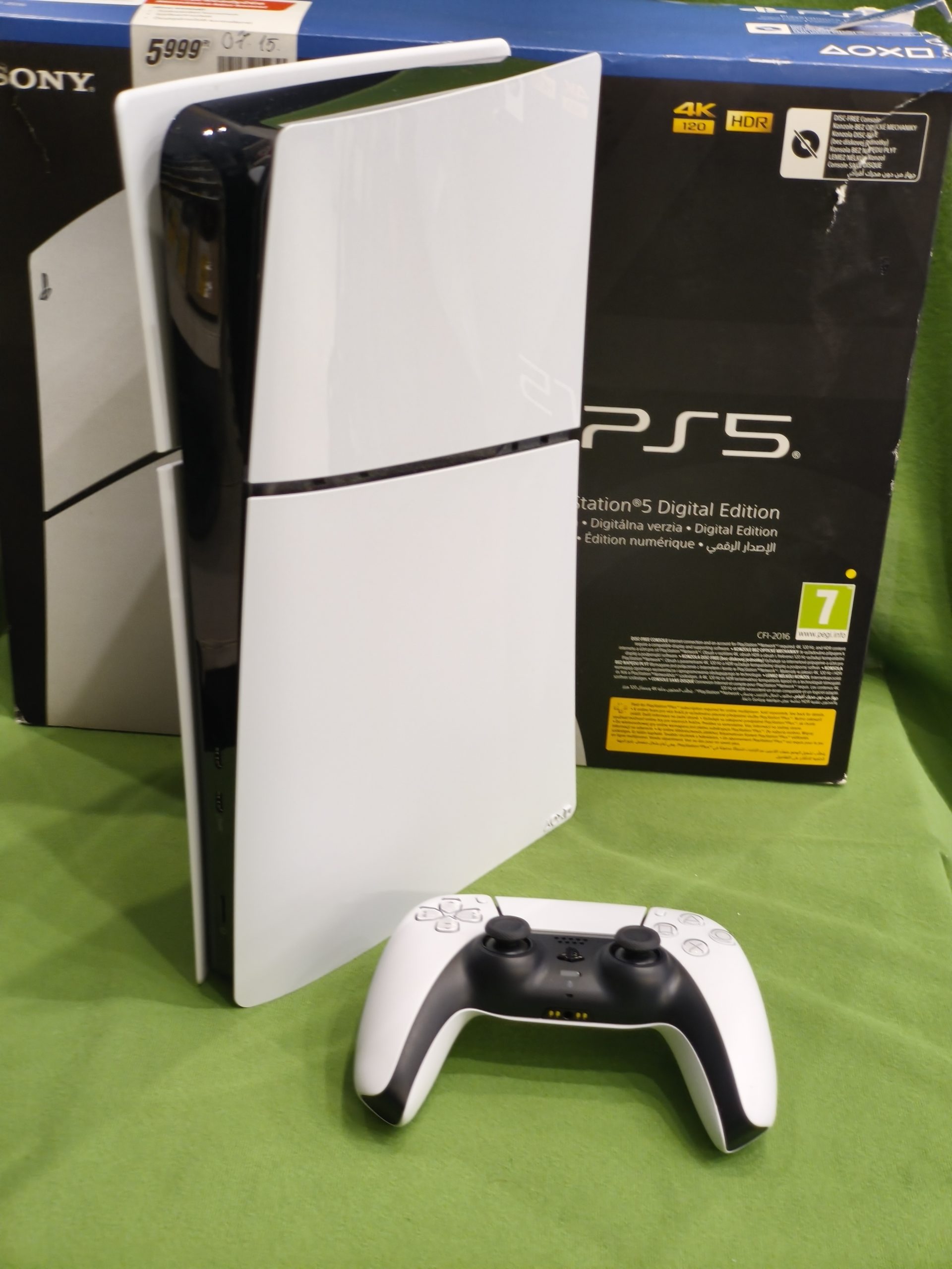 Sony PS5 Slim 1TB Digital Edition játékkonzol - dobozában, kiemelt kép
