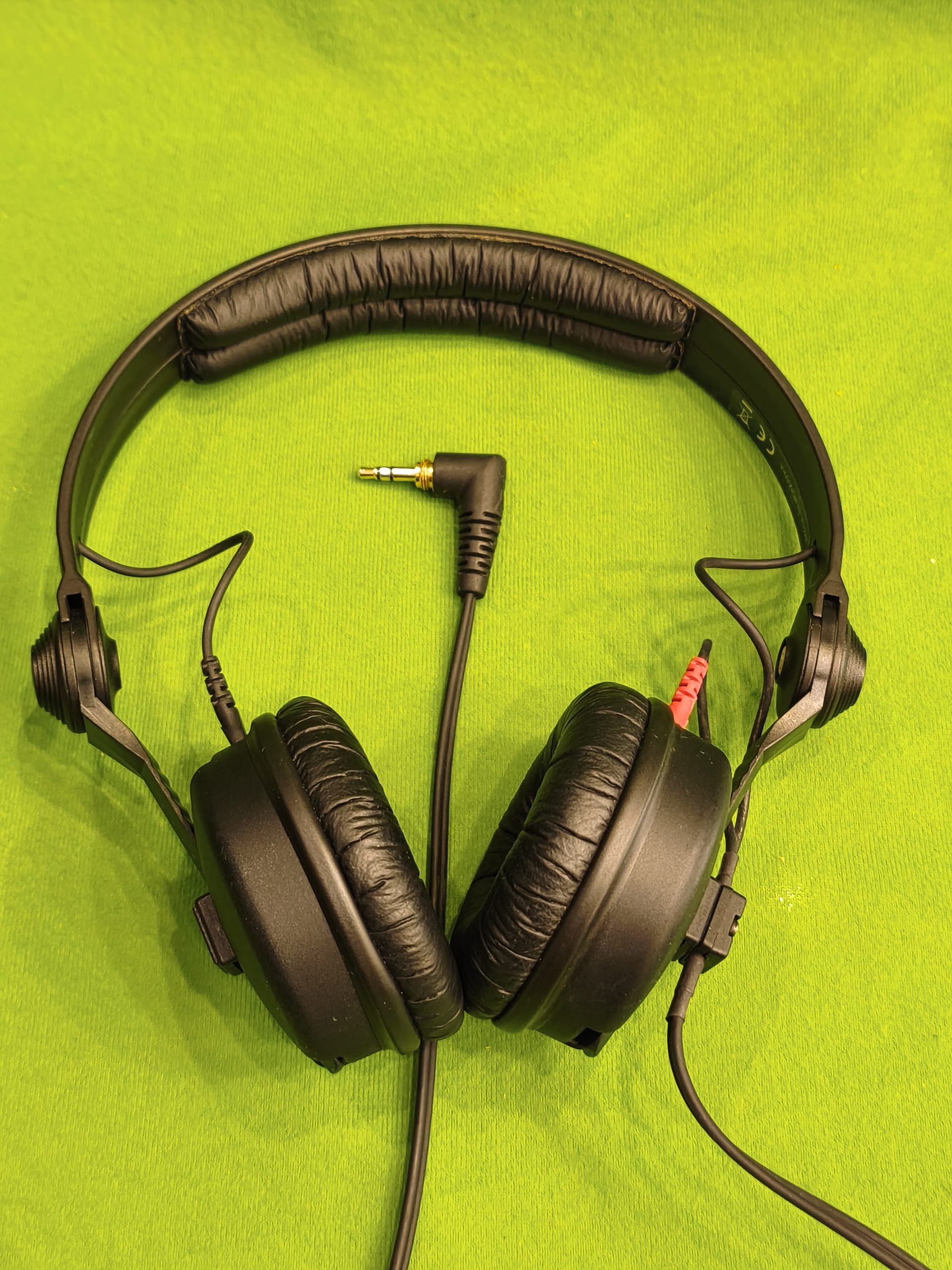 Sennheiser HD 25 zárt, dinamikus DJ fejhallgató, kiemelt kép