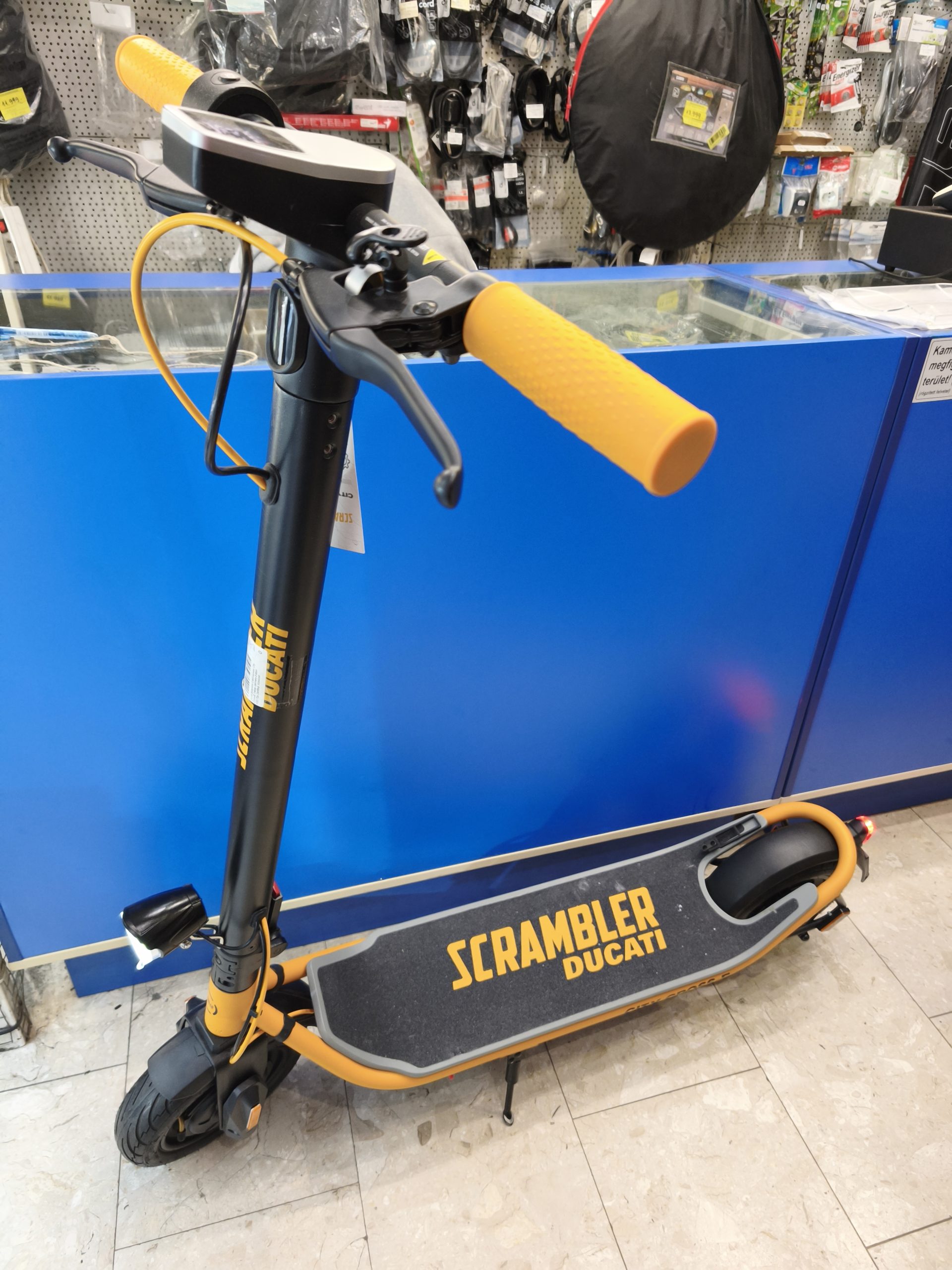 Ducati Scrambler City Cross-E Street Edition Total Yellow elektromos roller, kiemelt kép