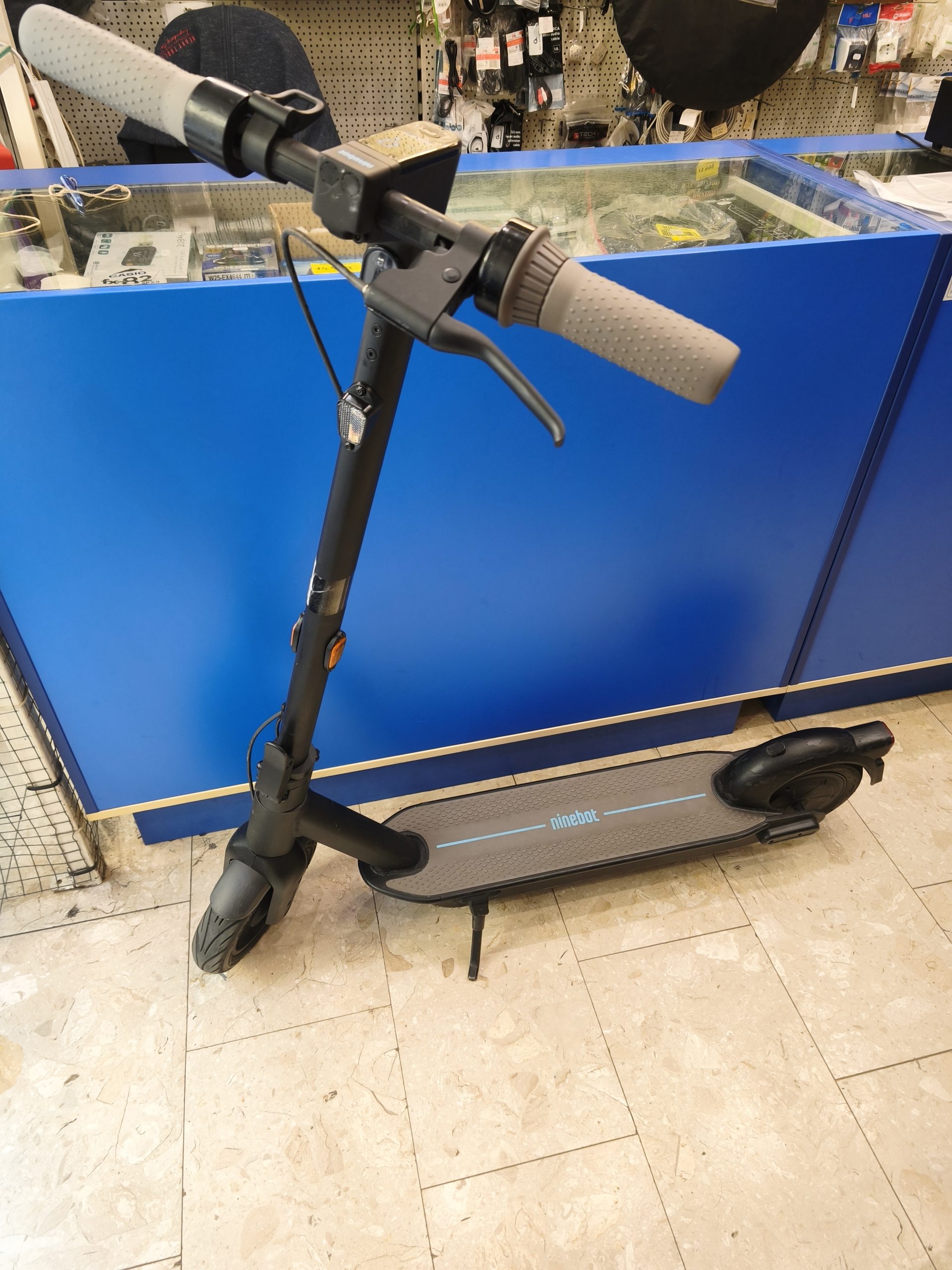 Ninebot MAX G30E II elektromos roller! 1400 km-t futott!, kiemelt kép