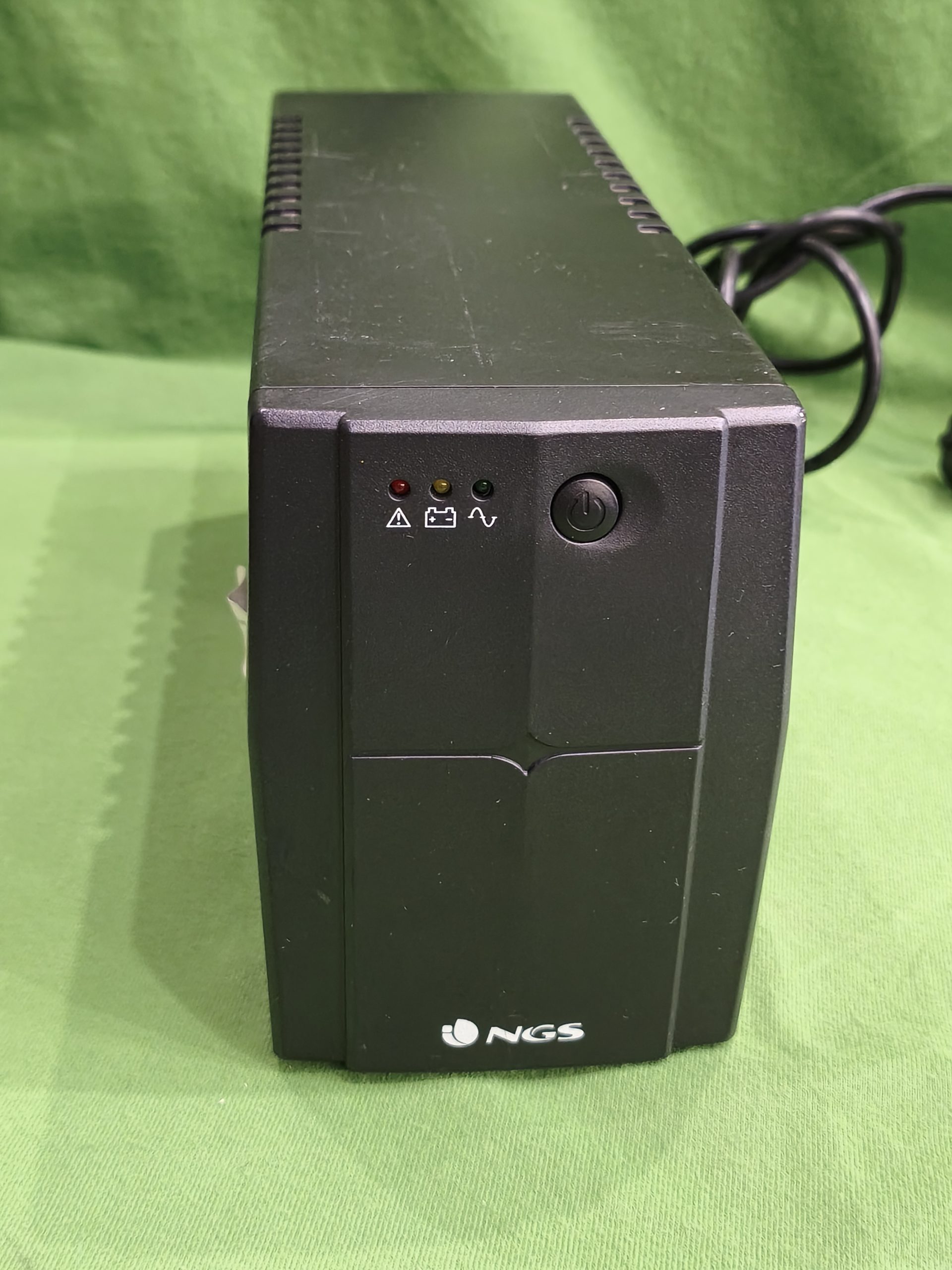 NGS Fortress 900 V2 900VA szünetmentes tápegység (UPS), kiemelt kép