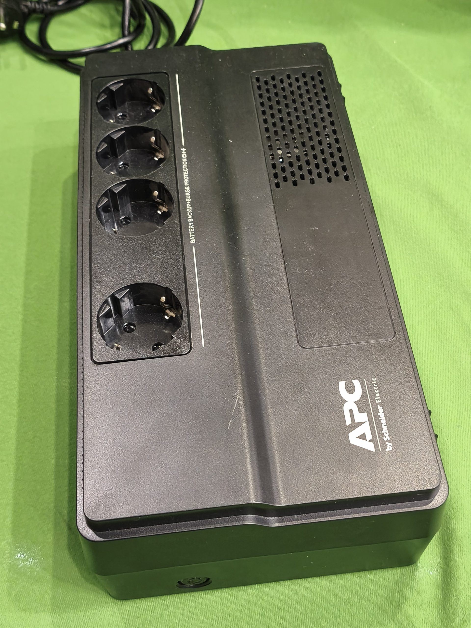 APC BV500I-GR 500VA szünetmentes tápegység (UPS), kiemelt kép
