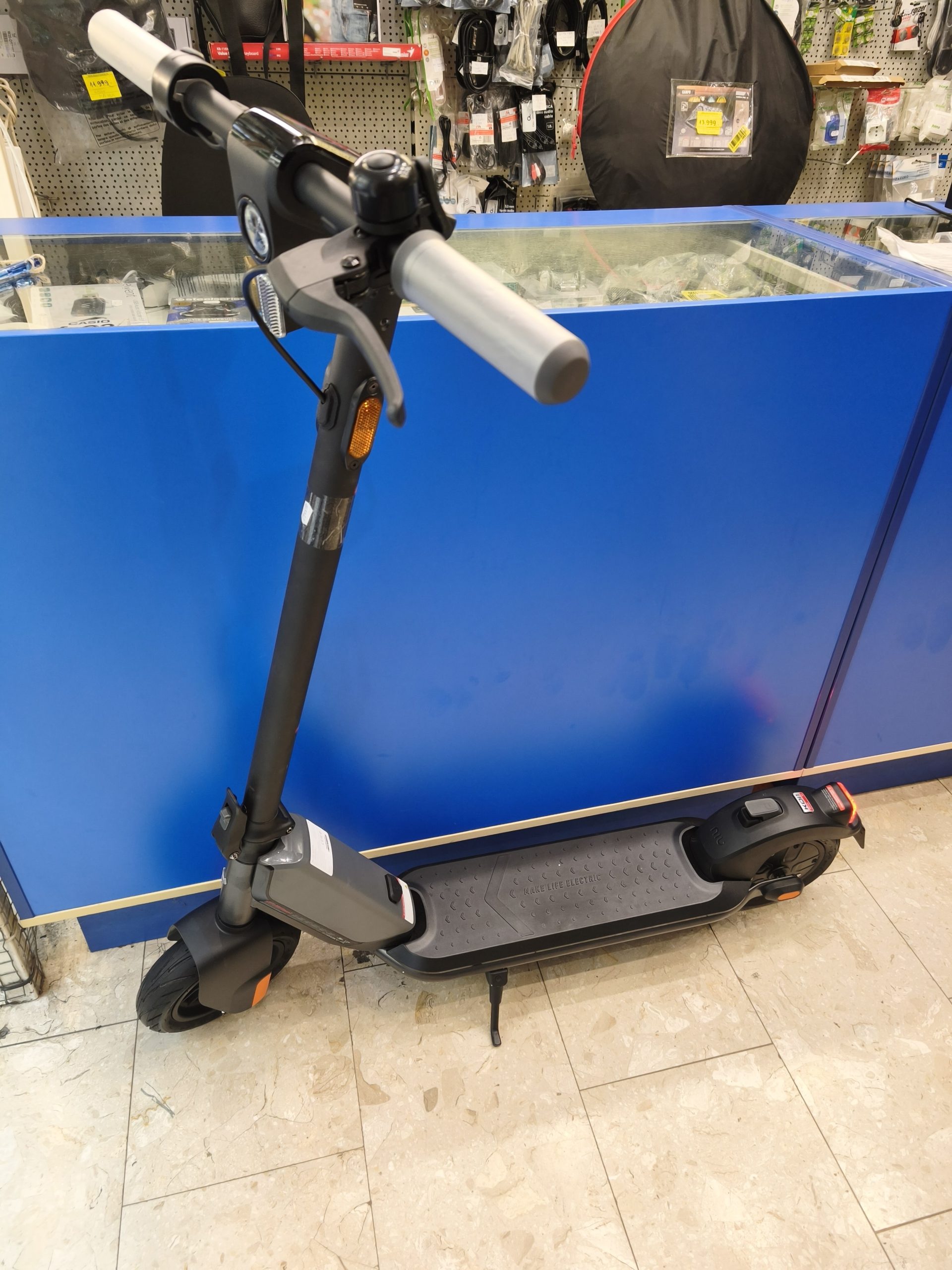 NIU KQI1 Pro 250W 48V elektromos roller - dobozában!, kiemelt kép