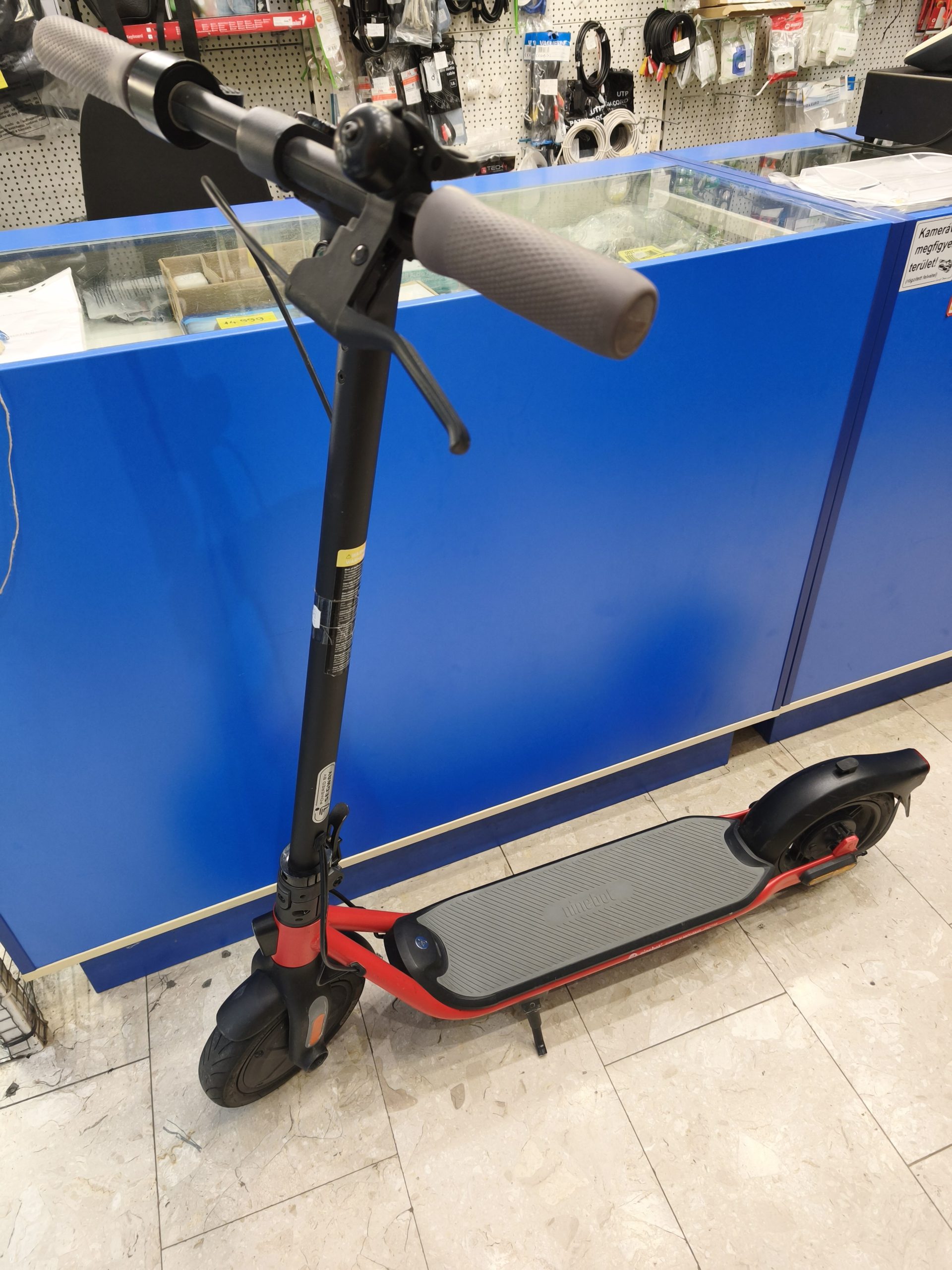 Ninebot D18E elektromos roller dobozában! 2000km-t futott!, kiemelt kép