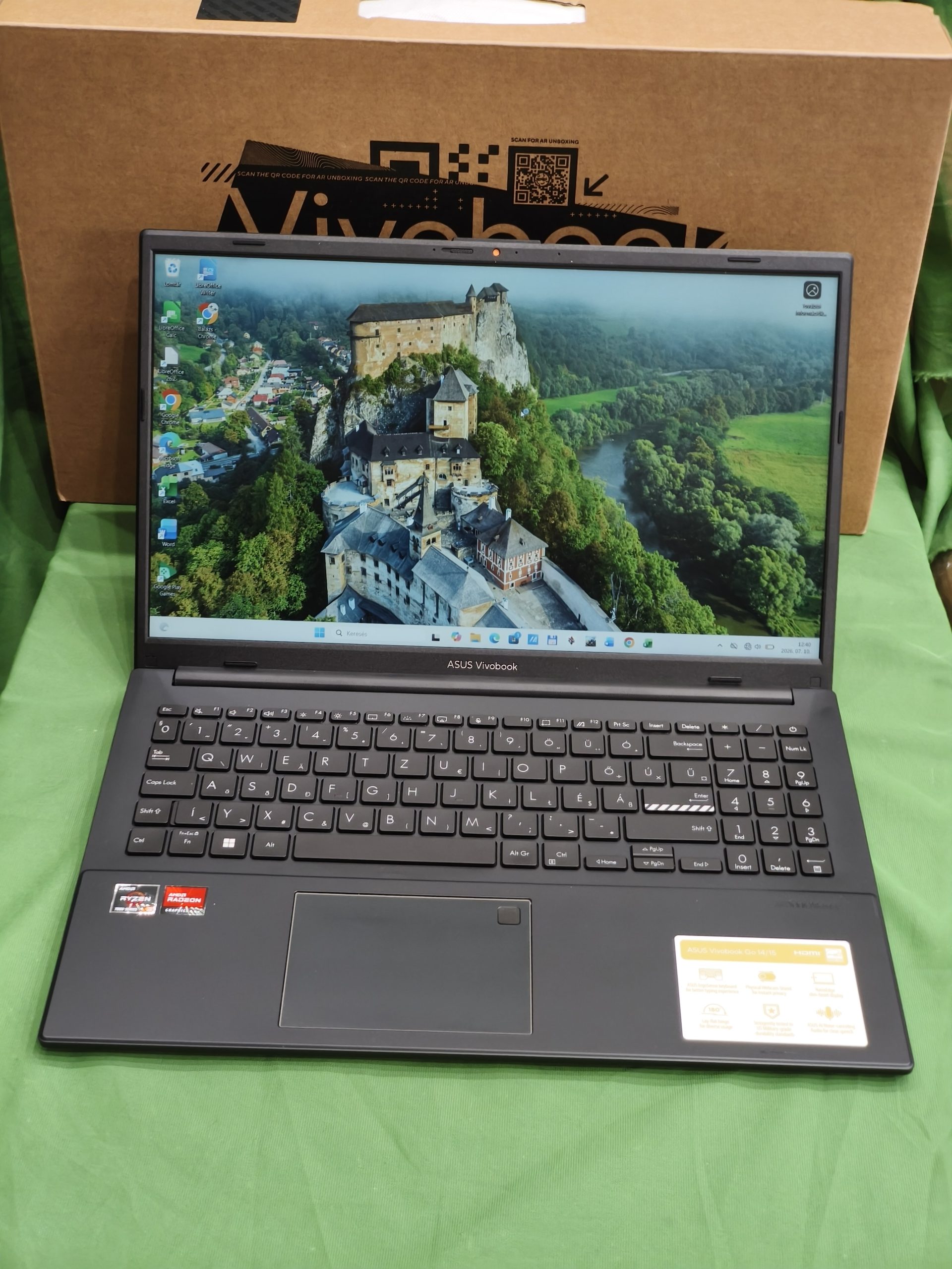 ASUS VivoBook E1504FA - NJ424TW notebook – dobozában!, kiemelt kép