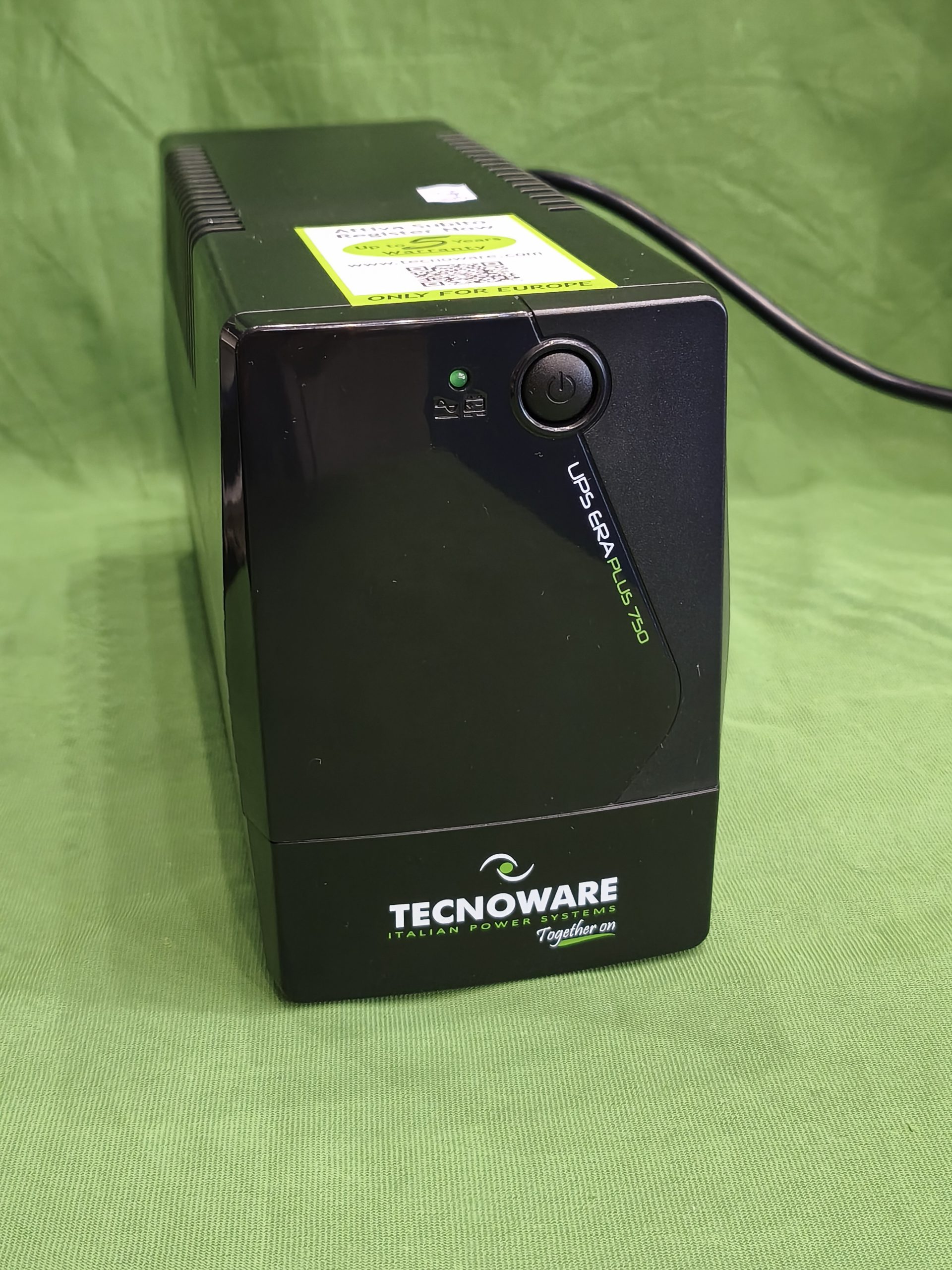 Tecnoware UPS ERA Plus 750VA/525W szünetmentes tápegység, kiemelt kép