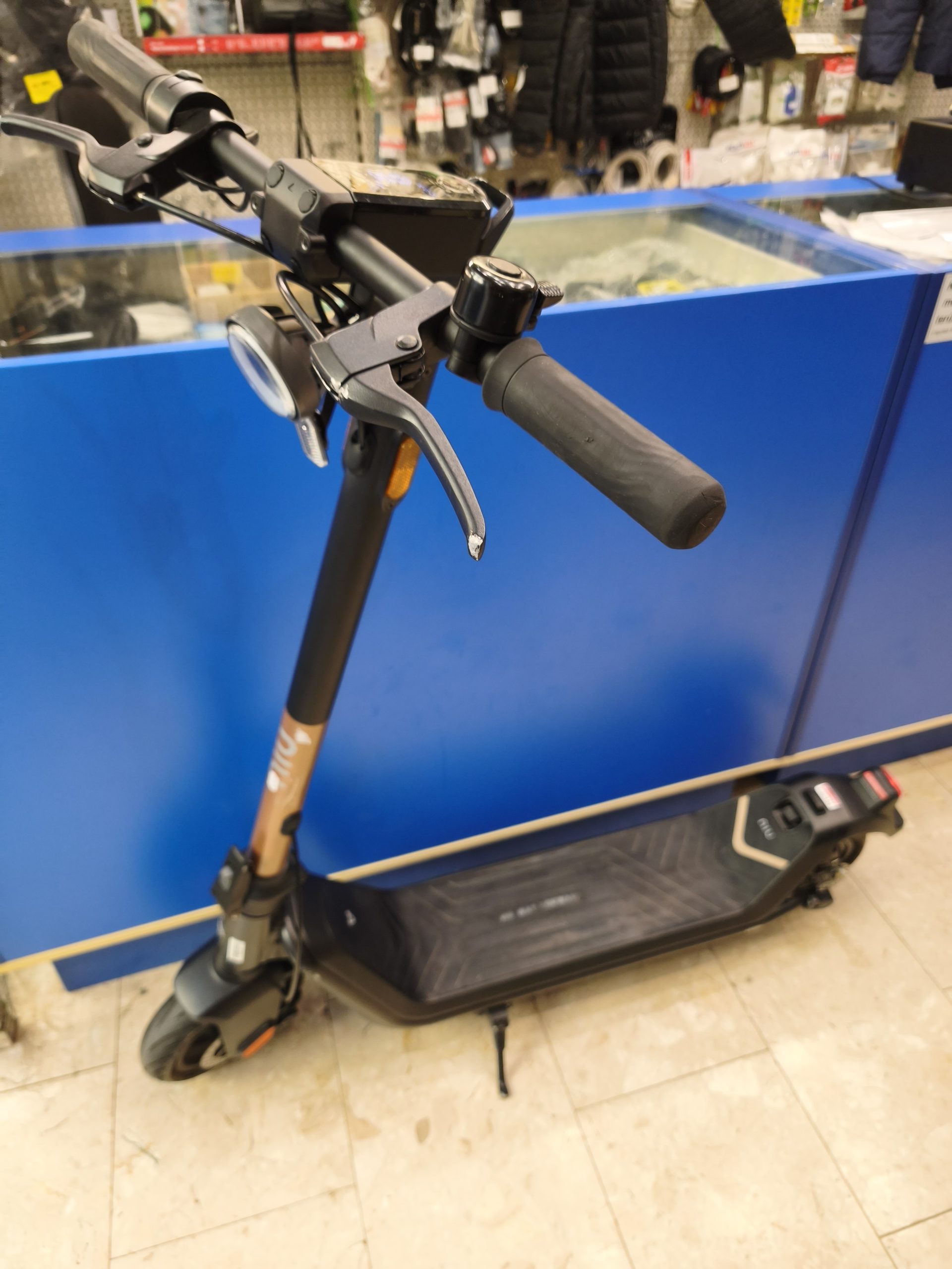 NIU KQi3 Pro 350W elektromos roller, kiemelt kép