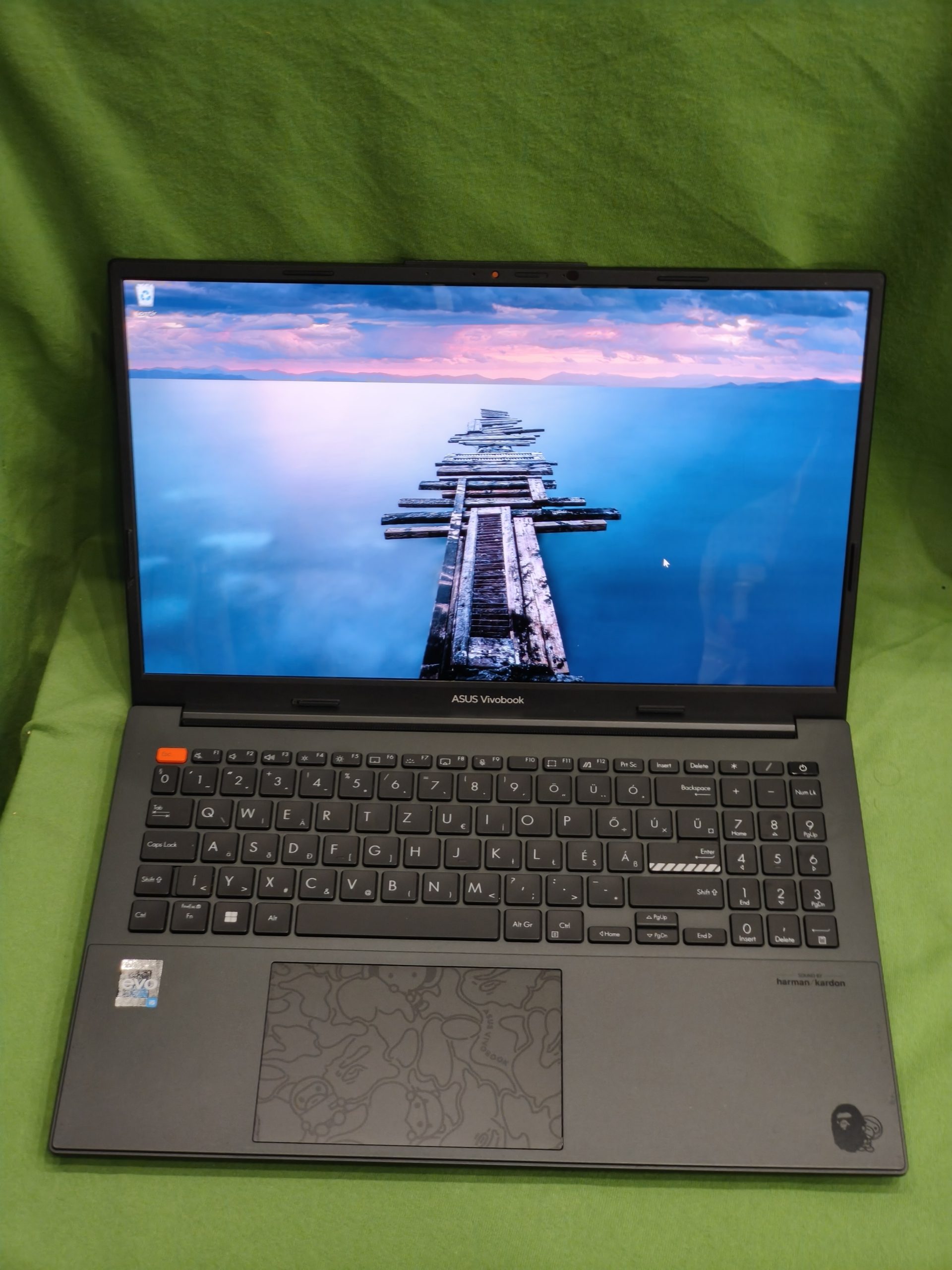 ASUS VivoBook S15 BAPE Edition K5504VA-MA253W laptop, töltővel!, kiemelt kép
