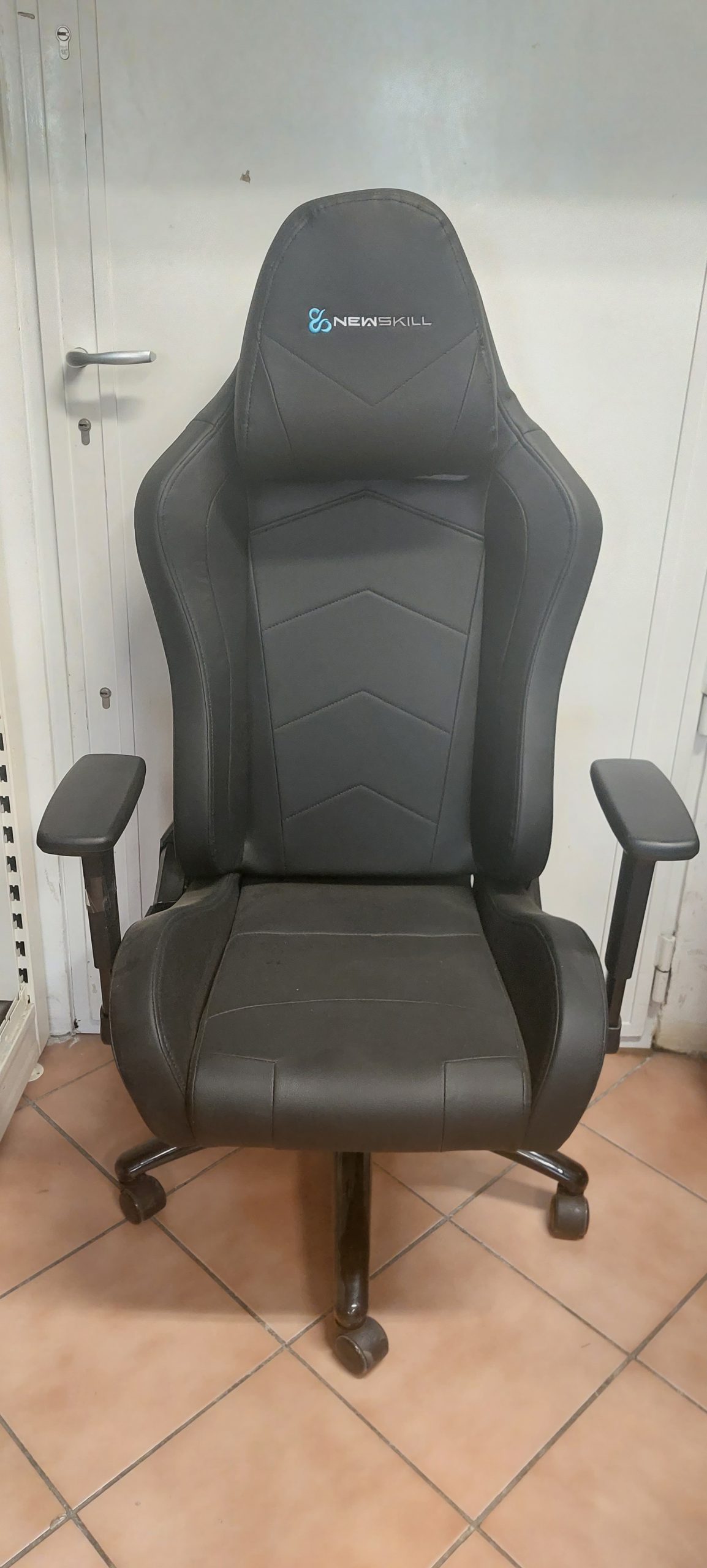 Newskill Takamikura fekete irodai-gamer szék, kiemelt kép