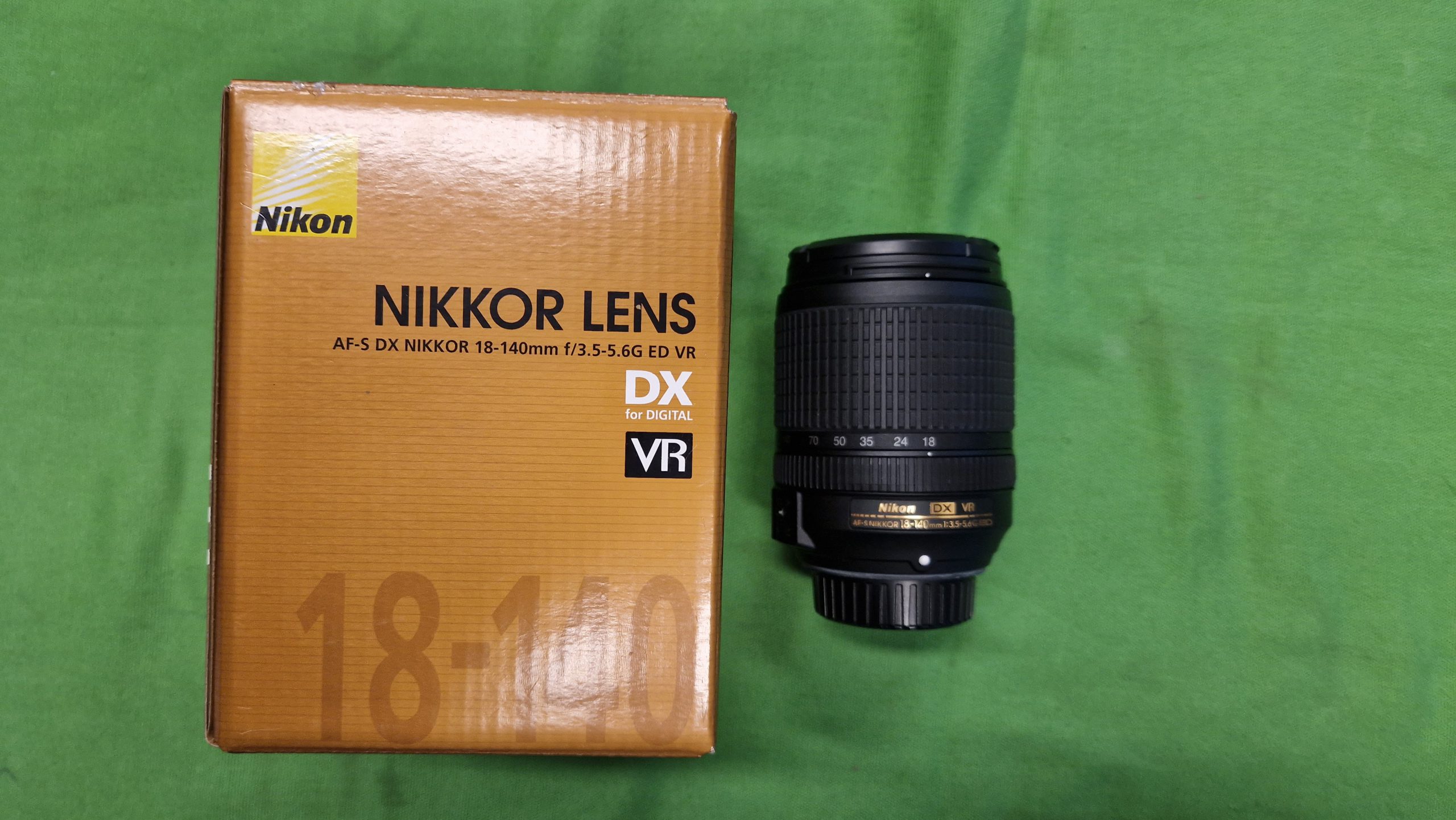 Nikon AF-S DX 18-140mm f/3.5-5.6G ED VR objektív, kiemelt kép
