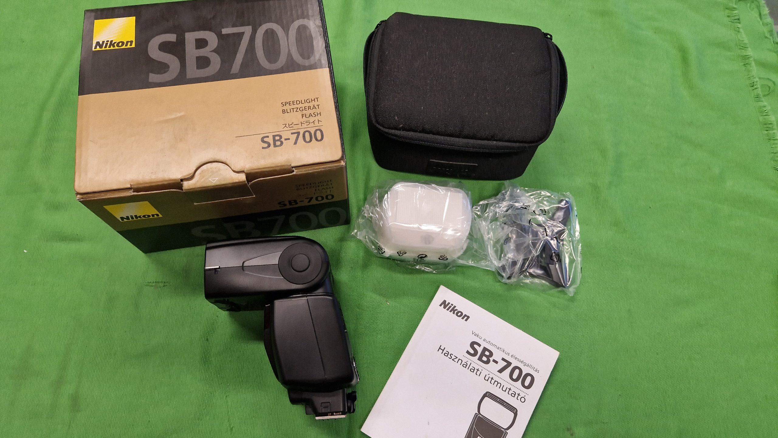Nikon Speedlight SB-700 vaku, kiemelt kép