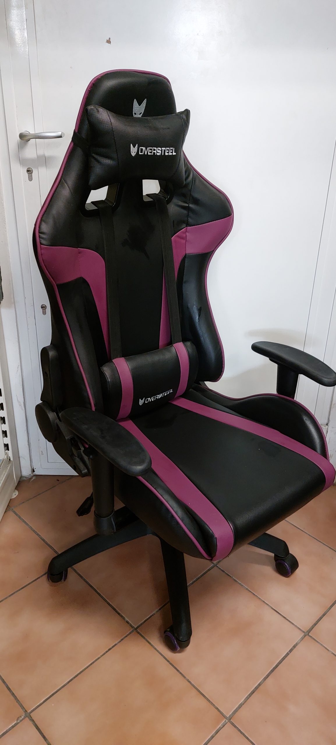 Eladó Oversteel Ultimet Gamer  szék. lila fekete, kiemelt kép