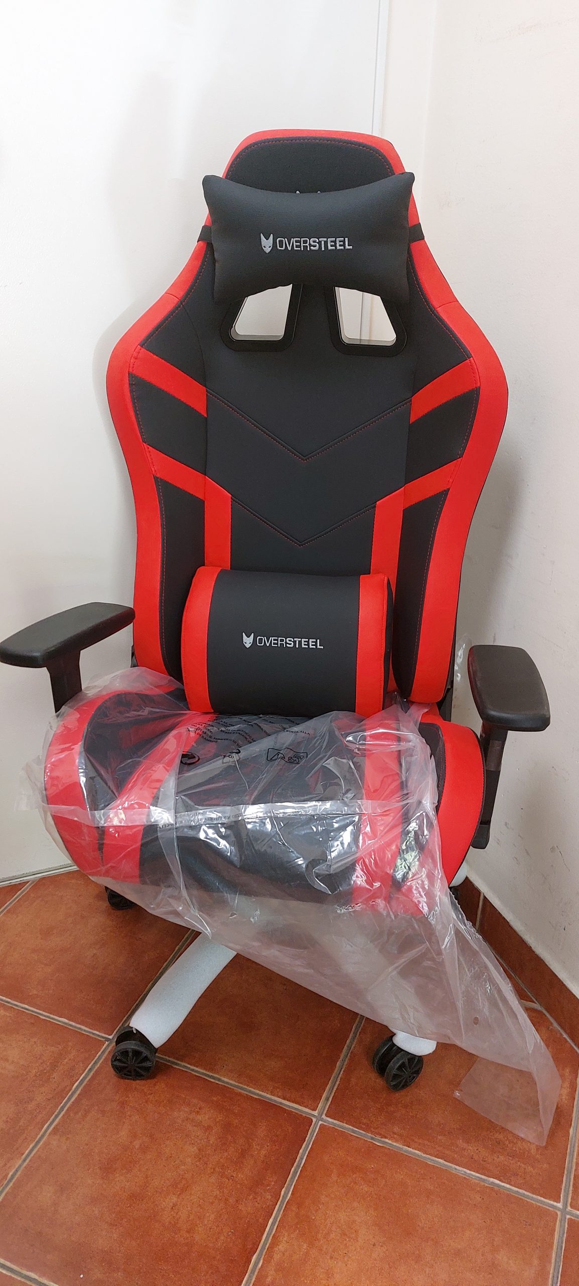 új, Oversteel Ultimet piros-fekete Gamer szék, kiemelt kép