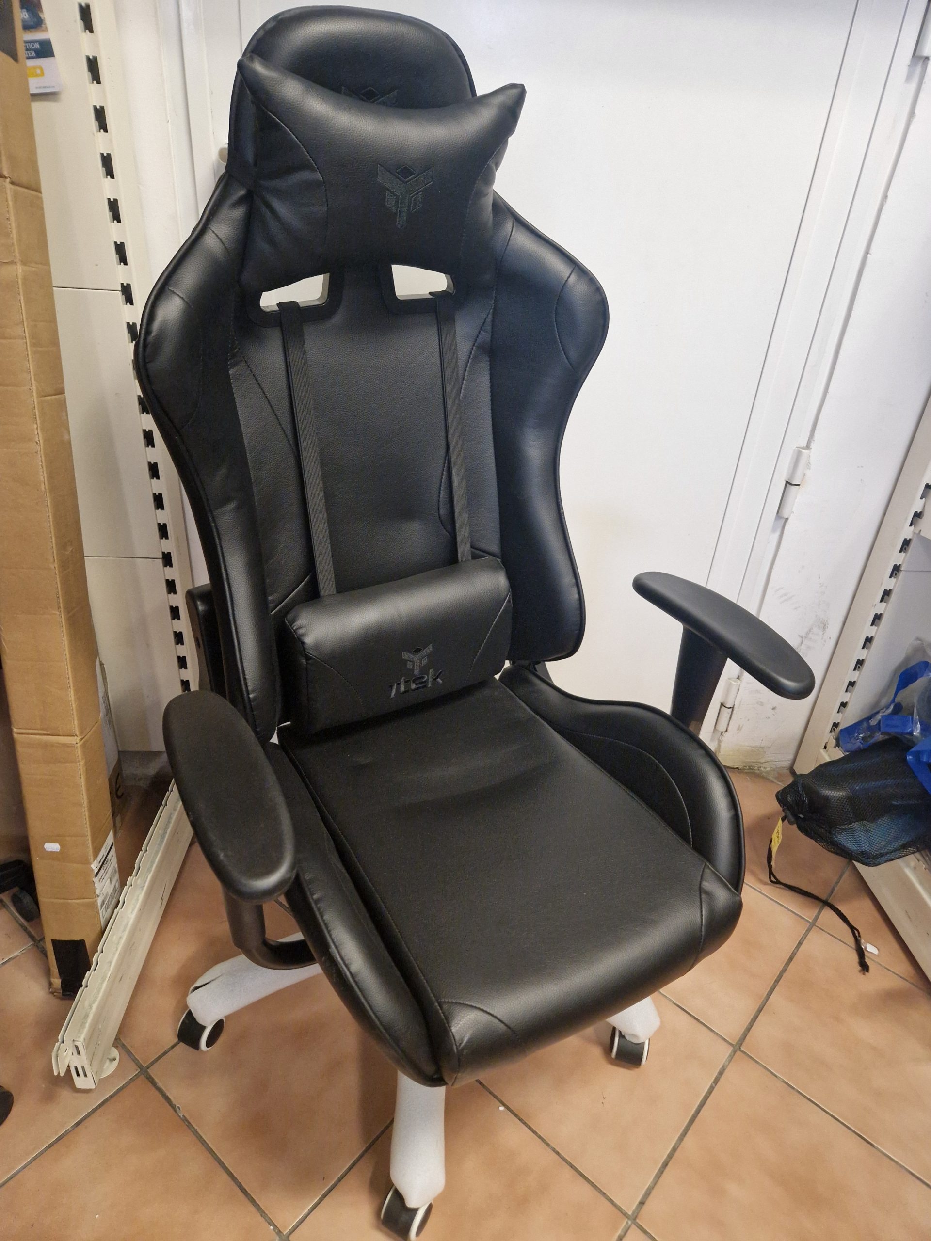 ITEK fekete gurulós gamer, irodai szék, kiemelt kép