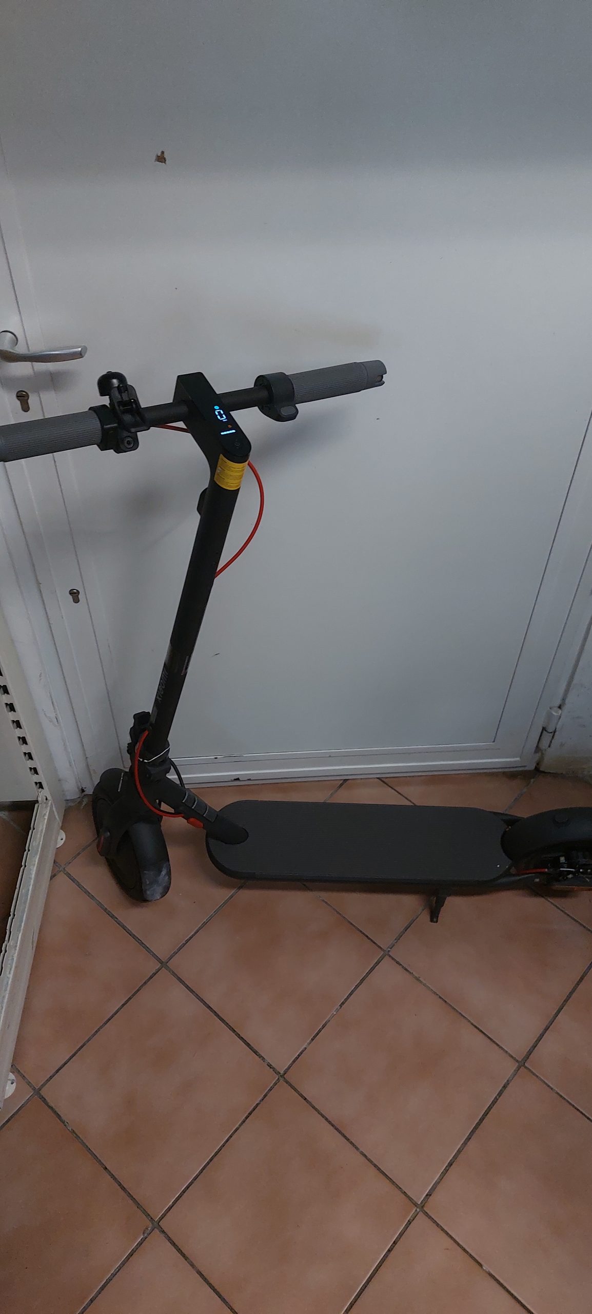 Új, 0 KM! Xiaomi Mi Electric Scooter 4 elektromos roller 20 km/h, kiemelt kép