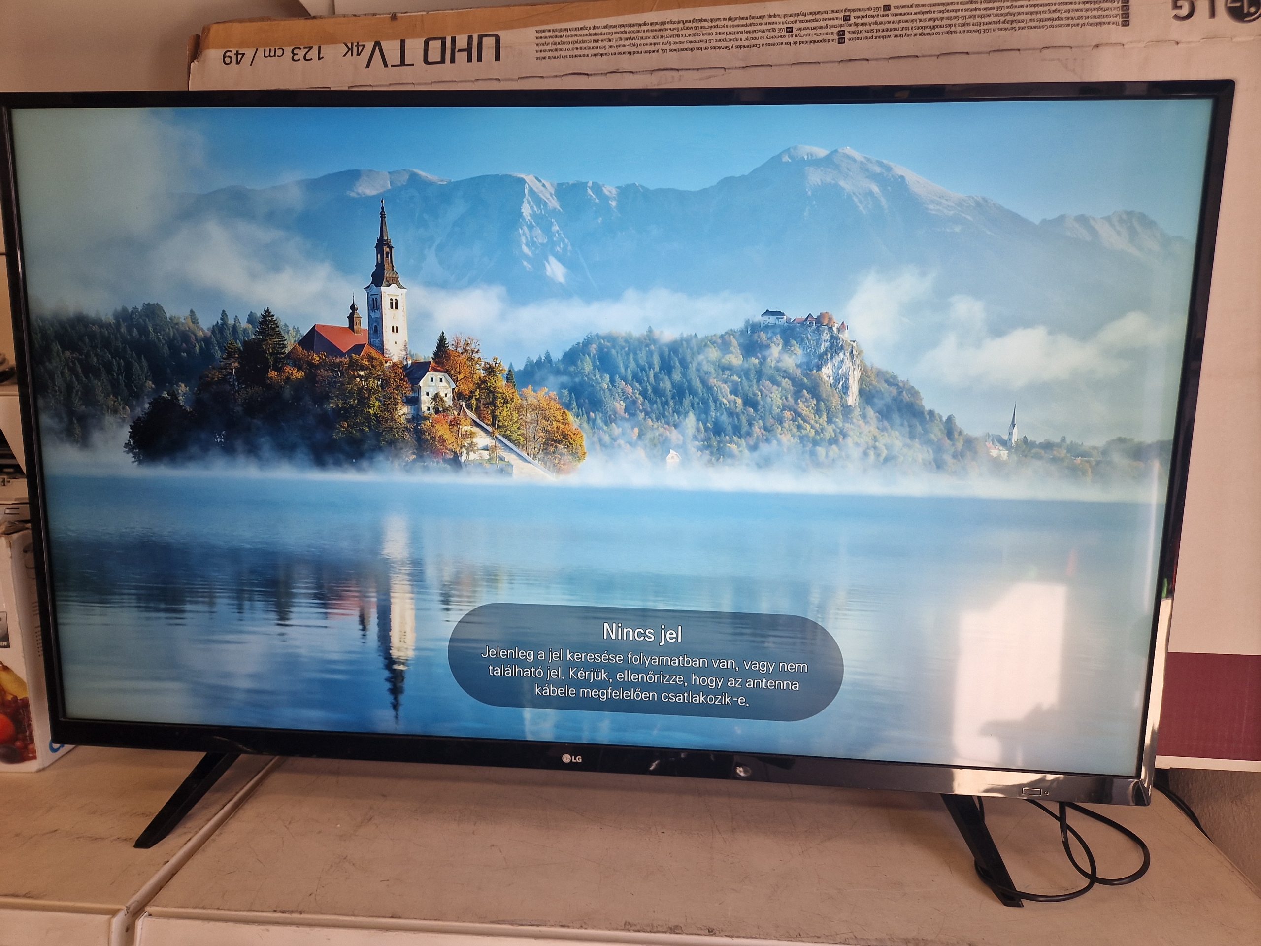 LG 4K 49" SMART WIFI LED OKOS 124 cm TV LGUJ620V, kiemelt kép